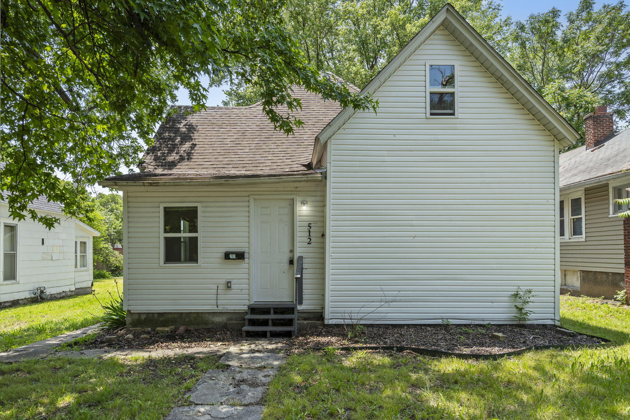 512 West Nichols Street Property Photo 1