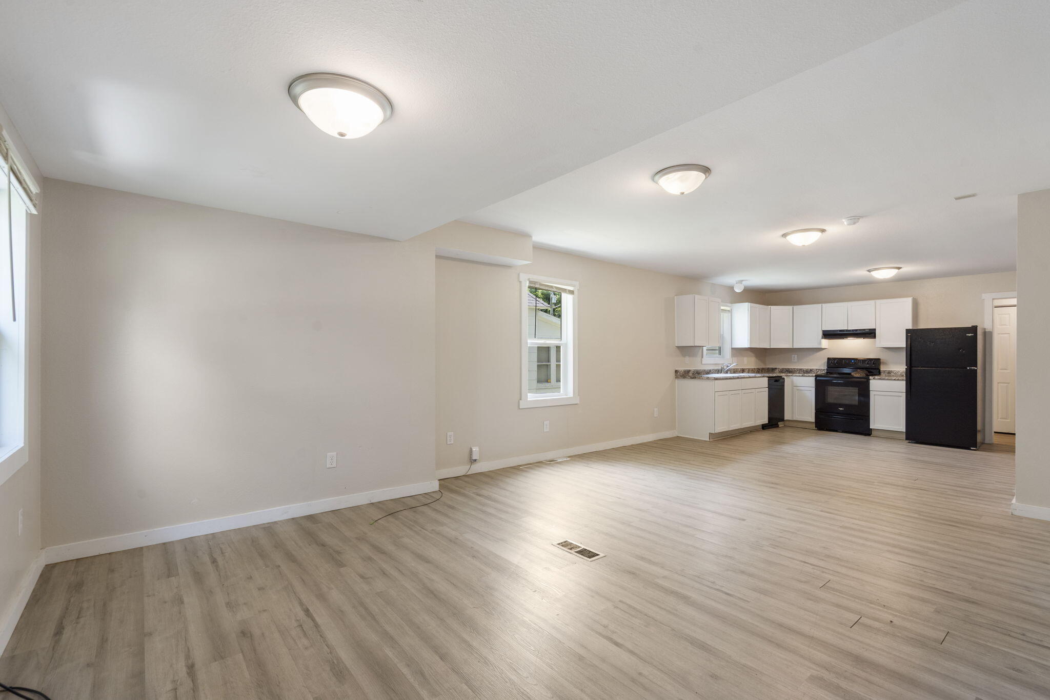 512 West Nichols Street Property Photo 5