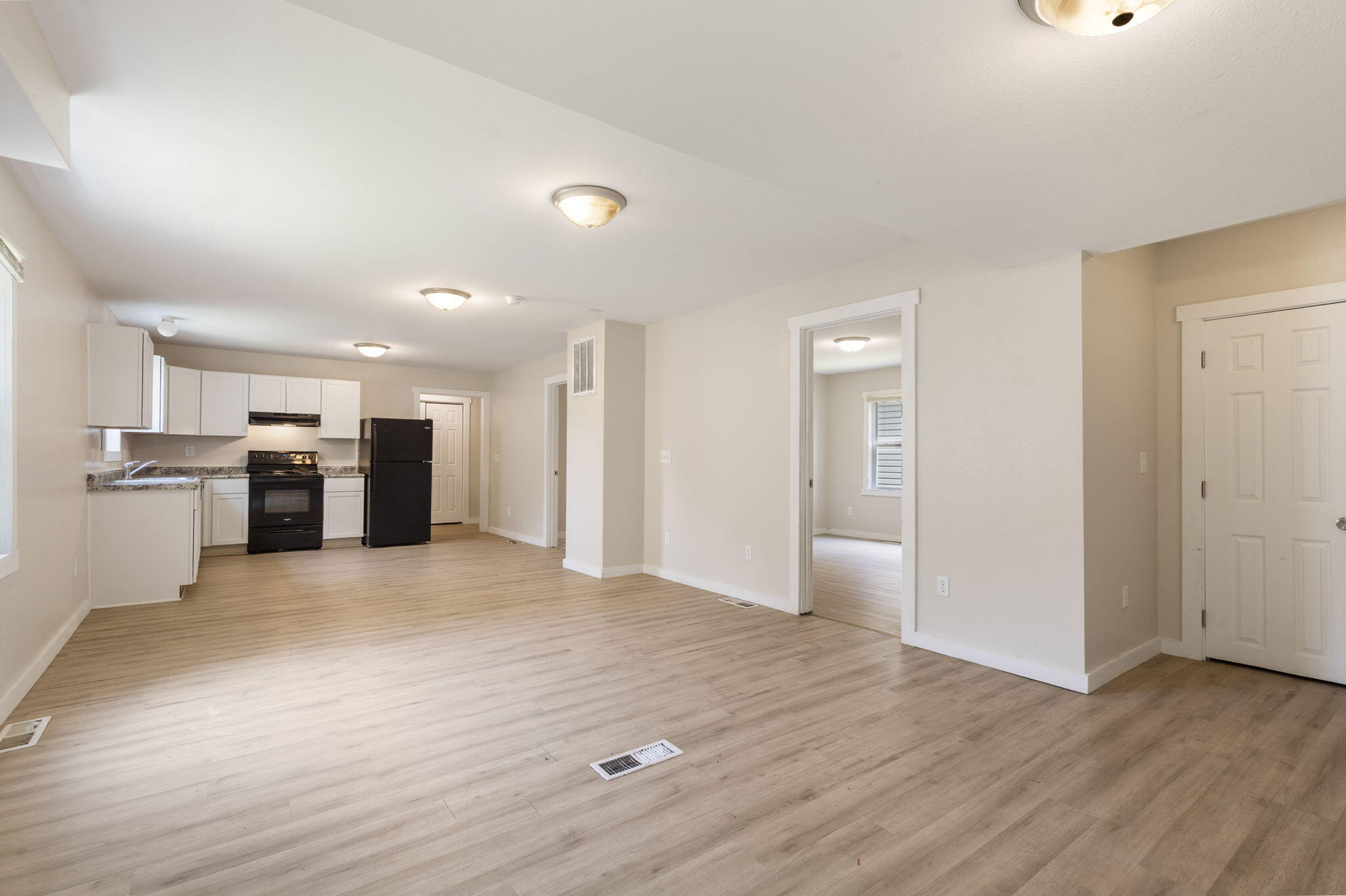 512 West Nichols Street Property Photo 6