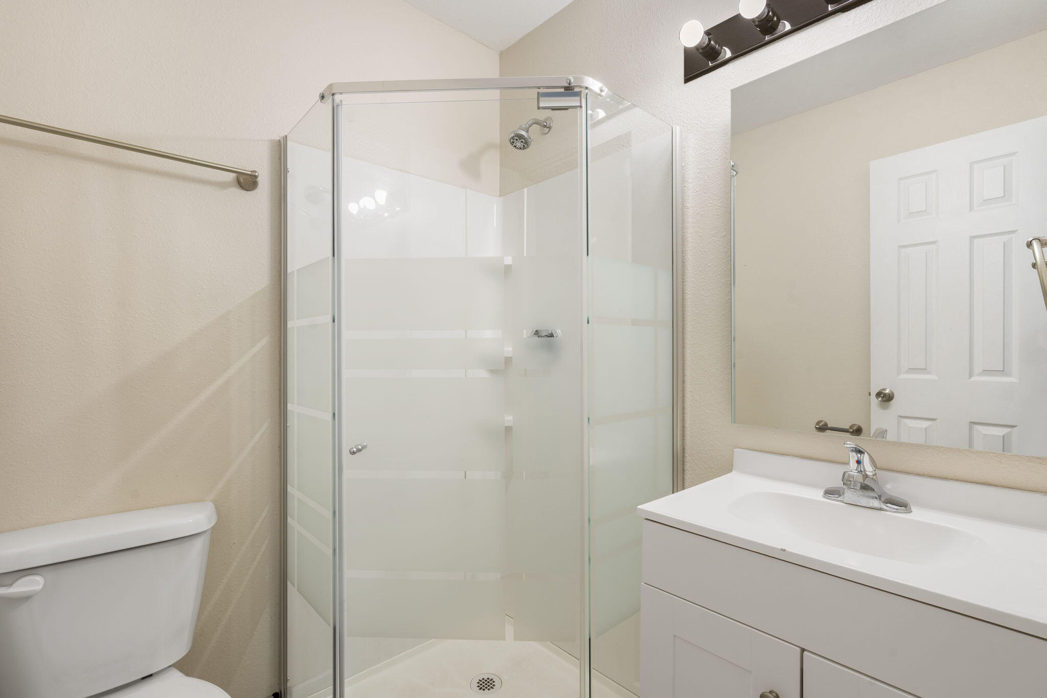 512 West Nichols Street Property Photo 14