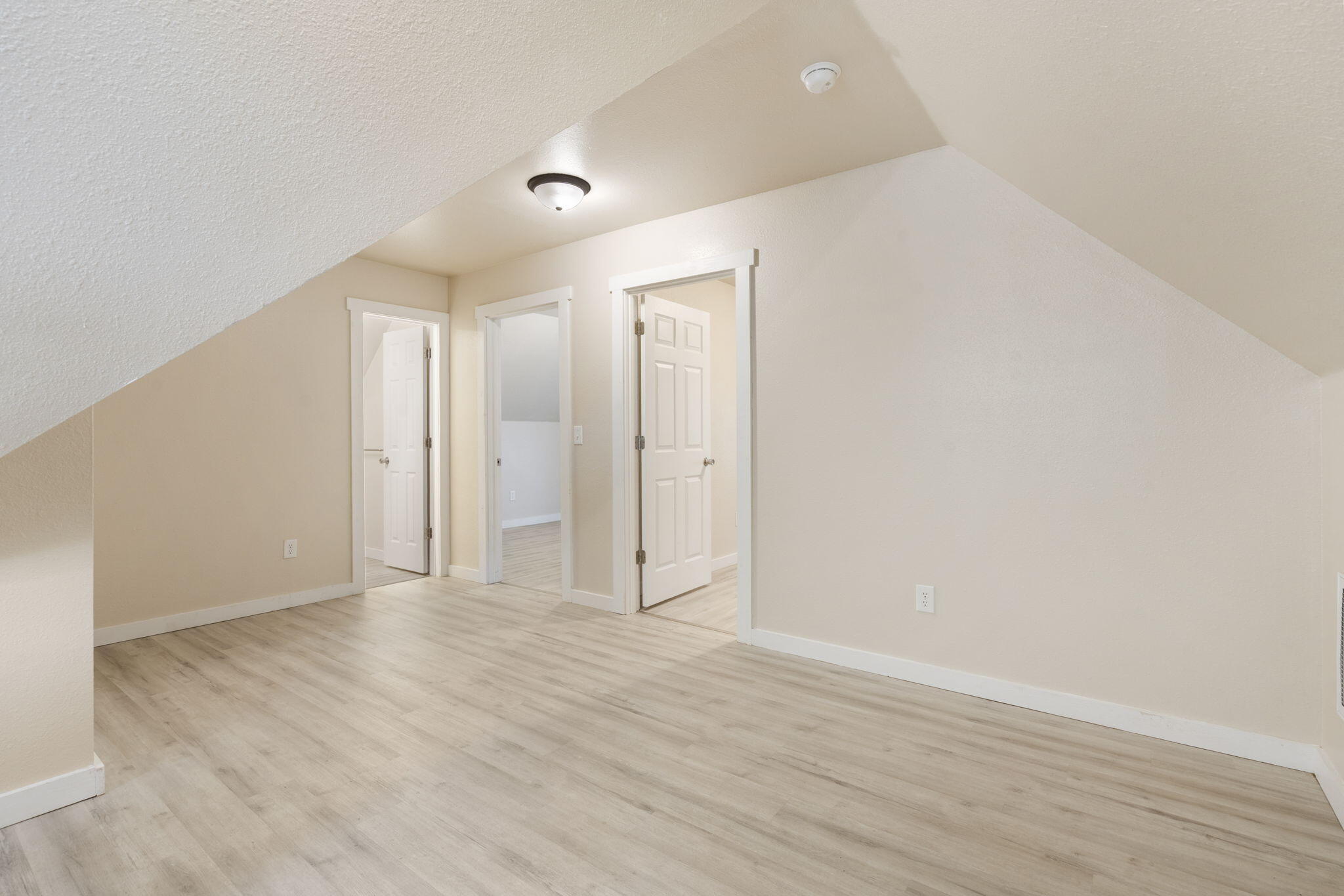 512 West Nichols Street Property Photo 15