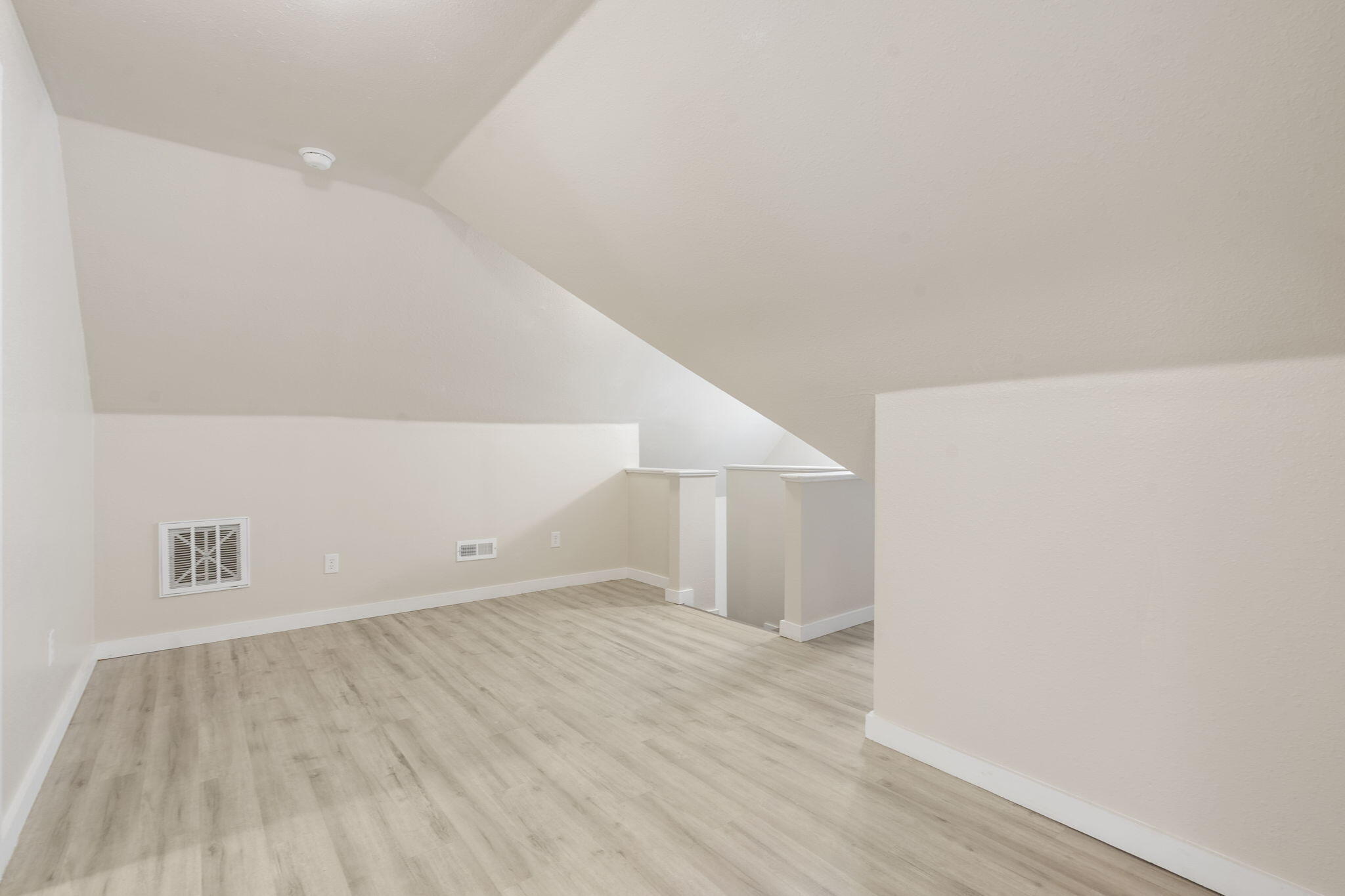 512 West Nichols Street Property Photo 17