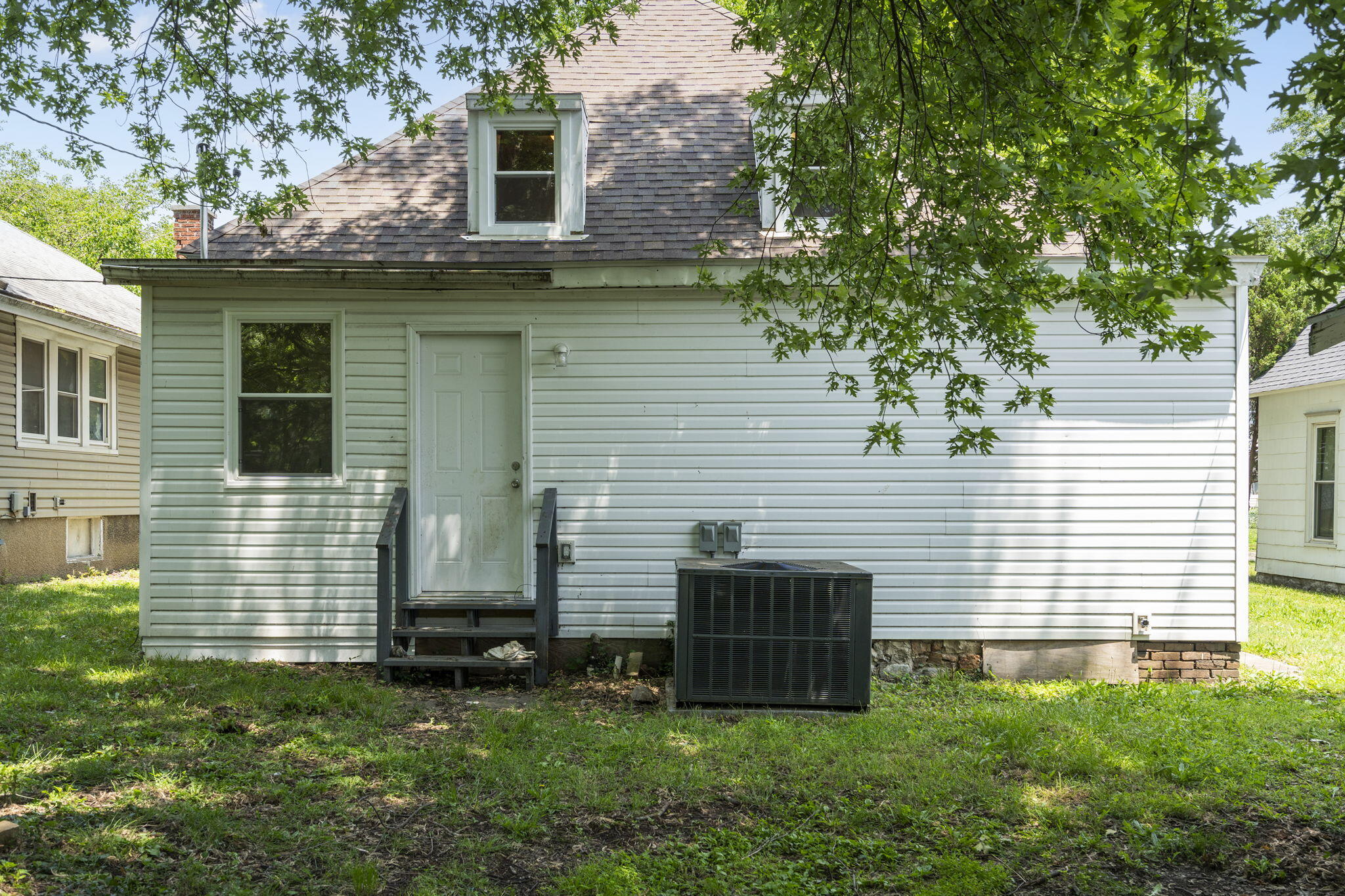 512 West Nichols Street Property Photo 26