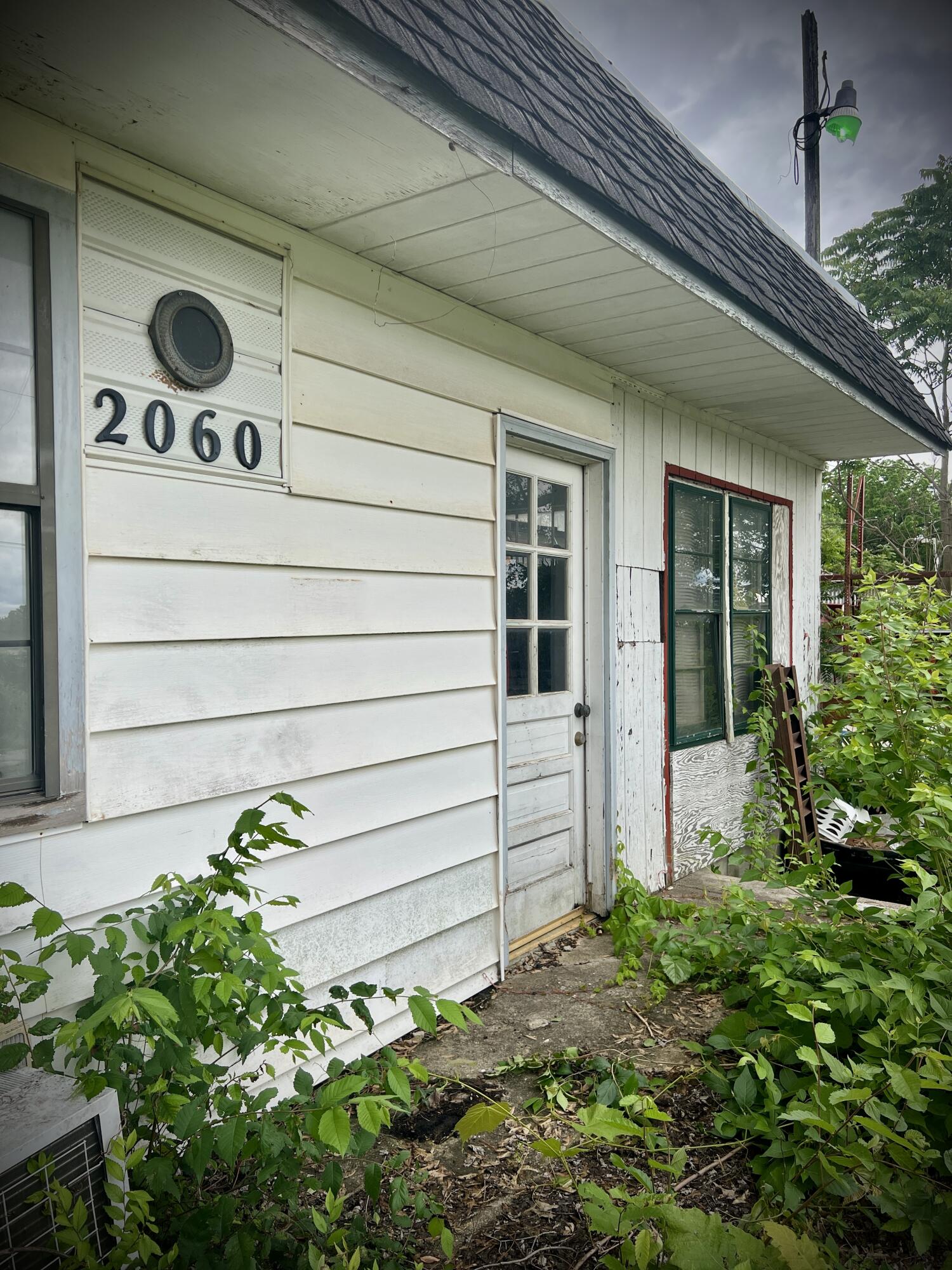 2060 East Mcdaniel Street Property Photo 1