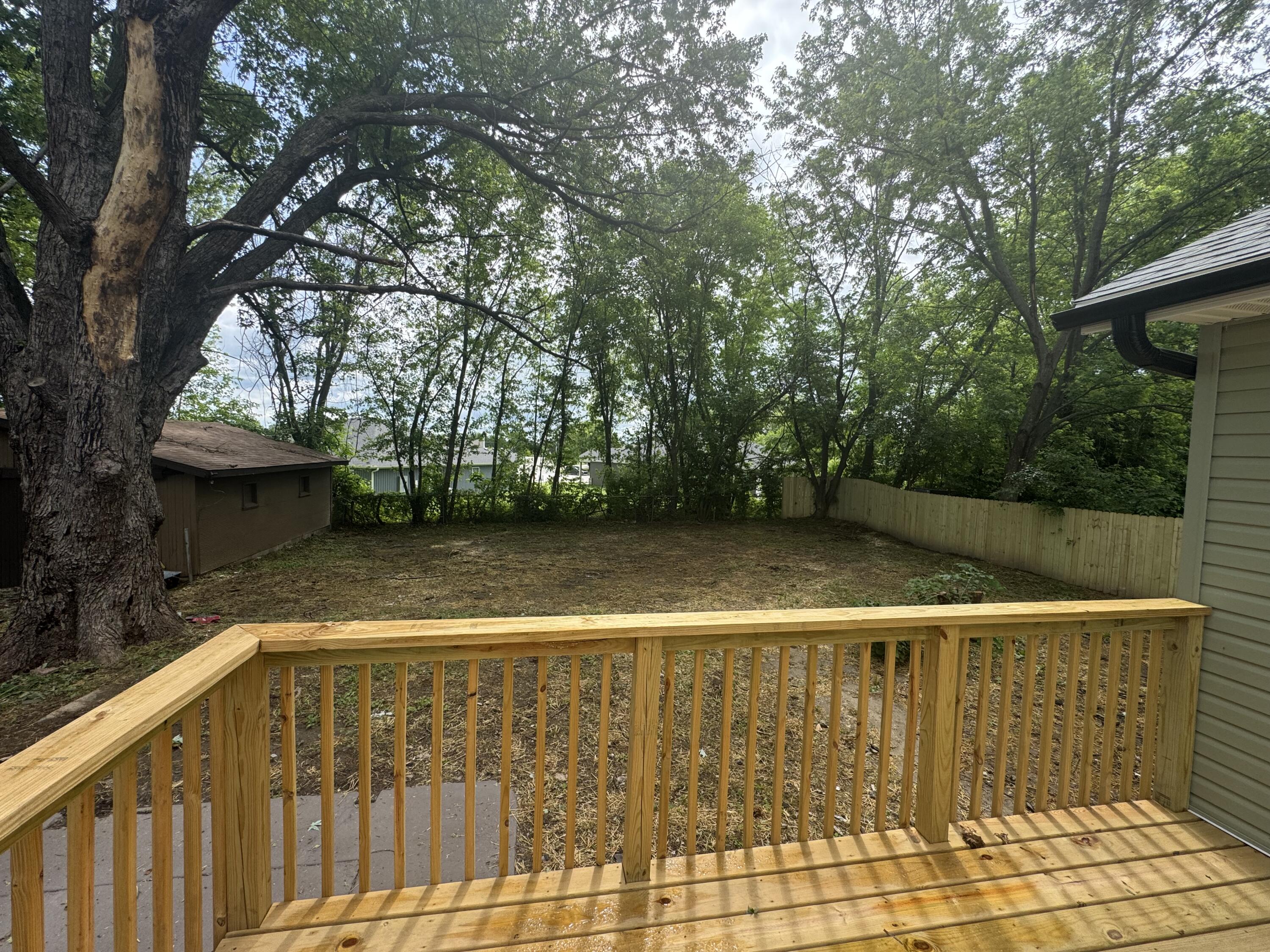 1922 South Village Lane Property Photo 30