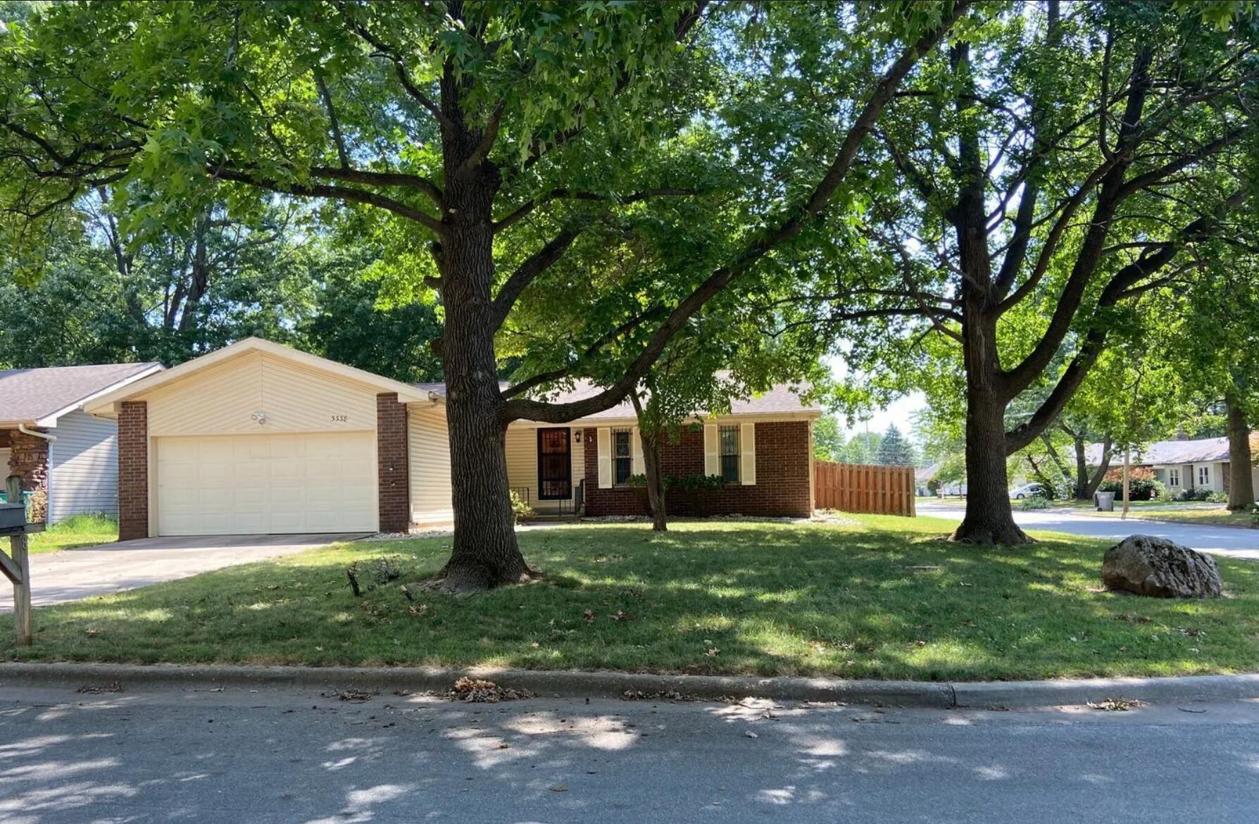 3338 South Roanoke Avenue Property Photo 1