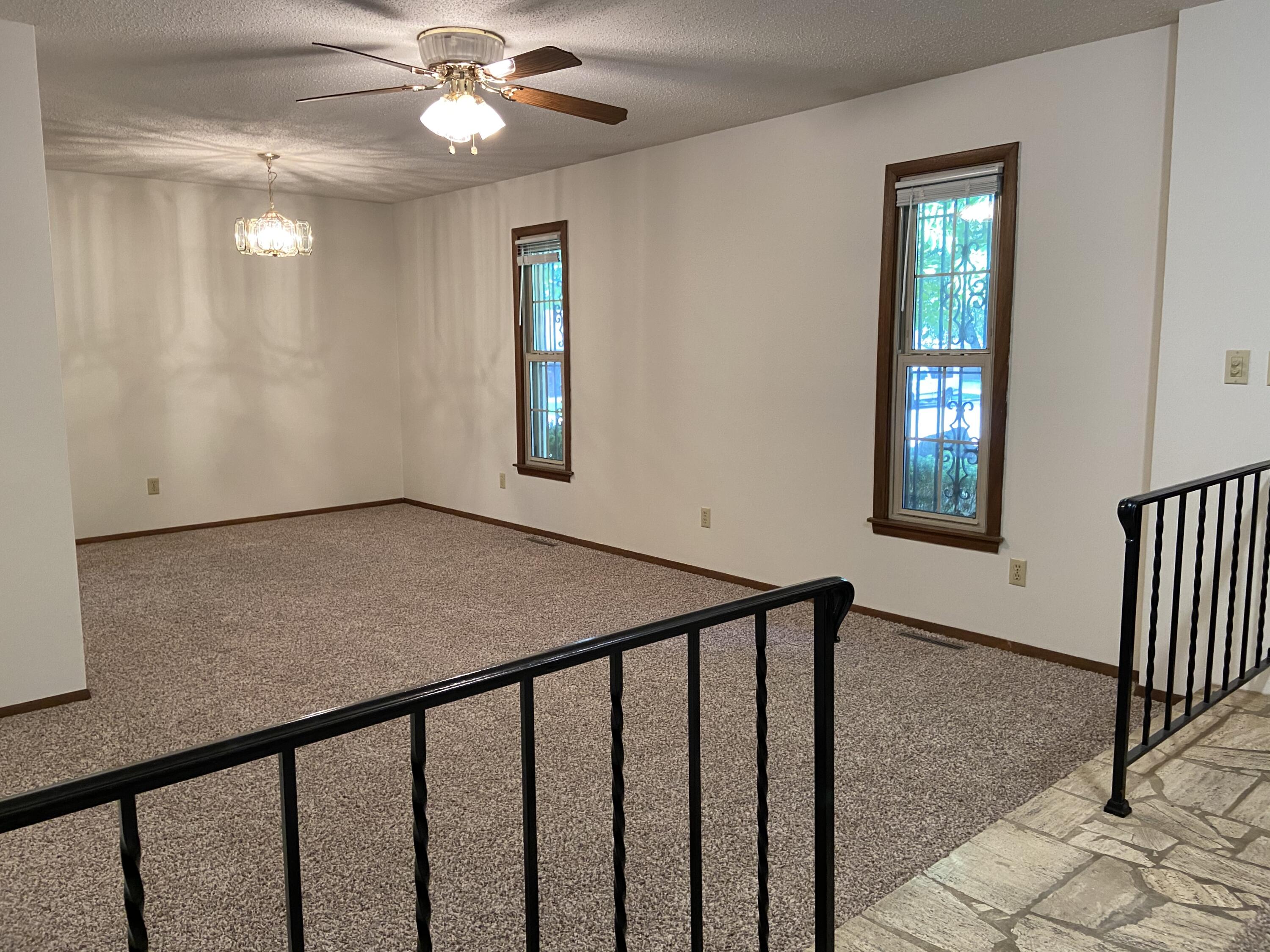 3338 South Roanoke Avenue Property Photo 3
