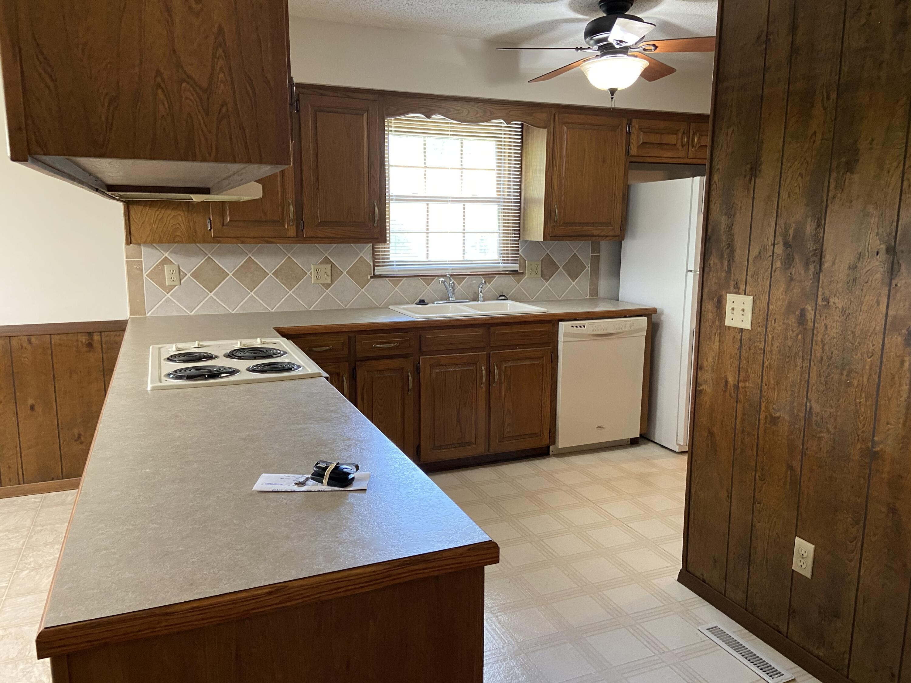 3338 South Roanoke Avenue Property Photo 9