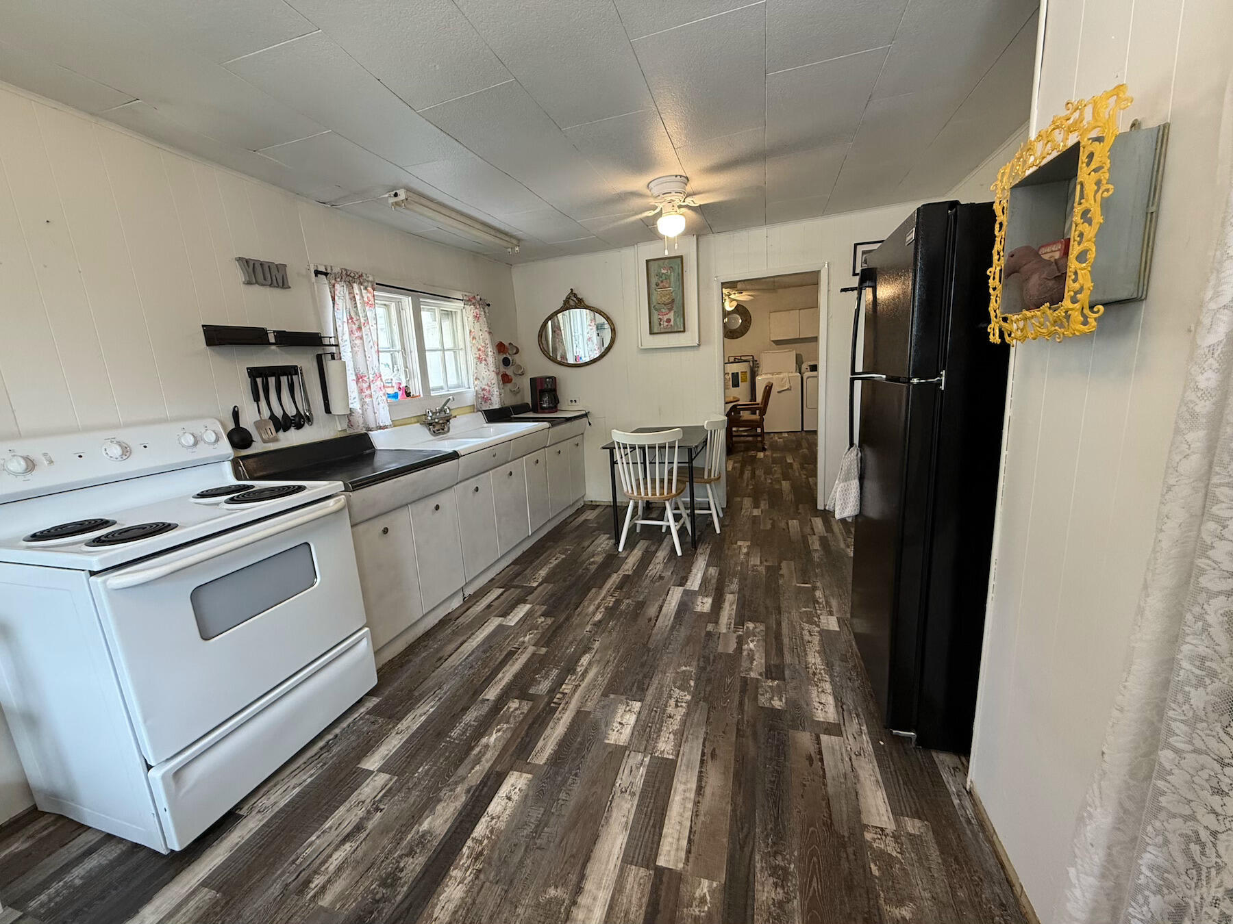 18039 2nd Street Property Photo 9