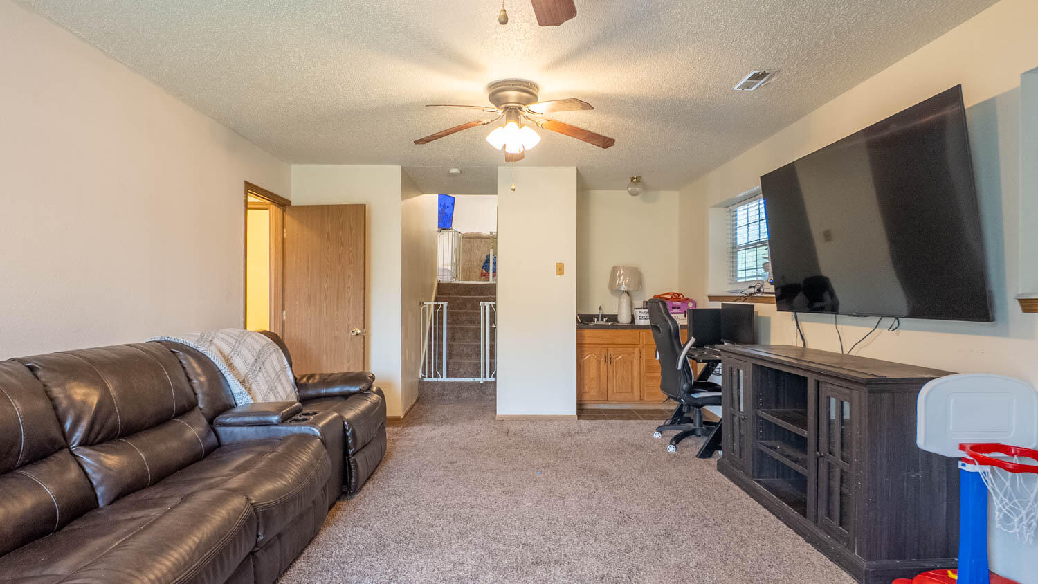 309 Webb Street Property Photo 8