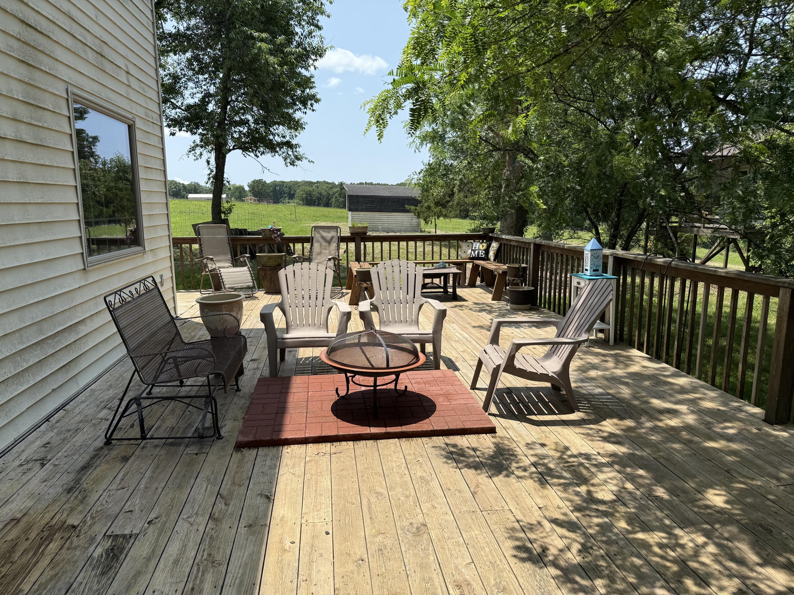 1043 Rock Road Property Photo 4