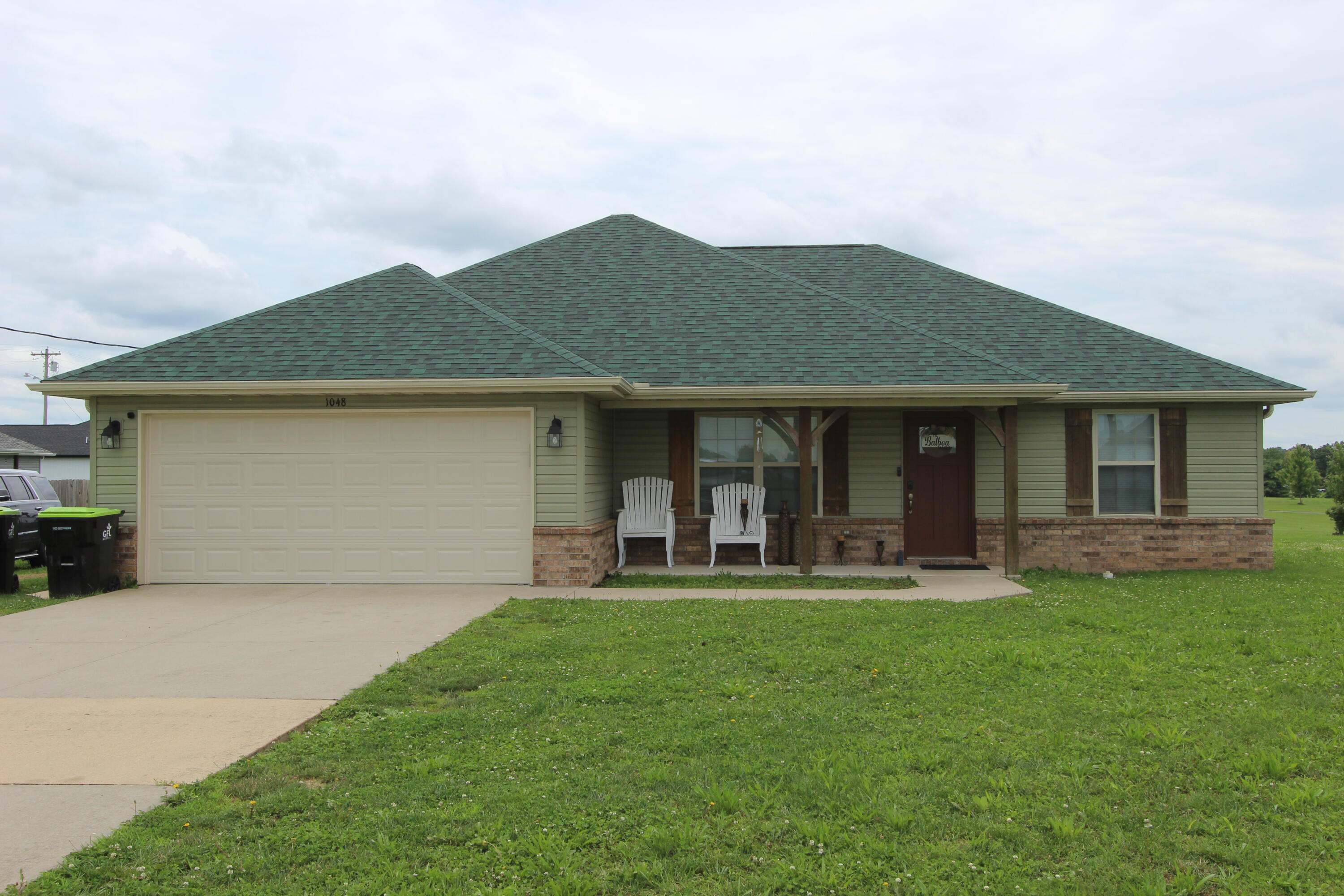 1048 West Thoroughfare Street Property Photo 1