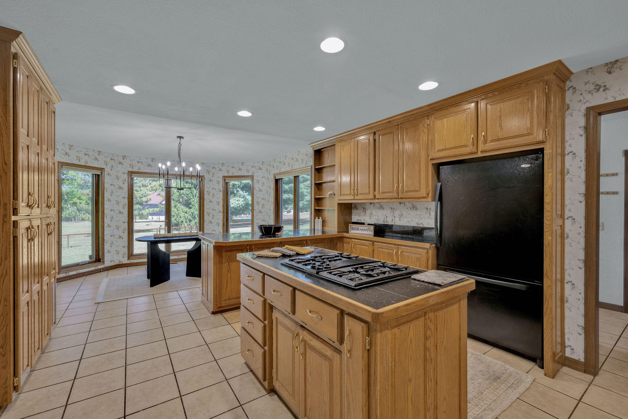 561 East Spring Street Property Photo 16