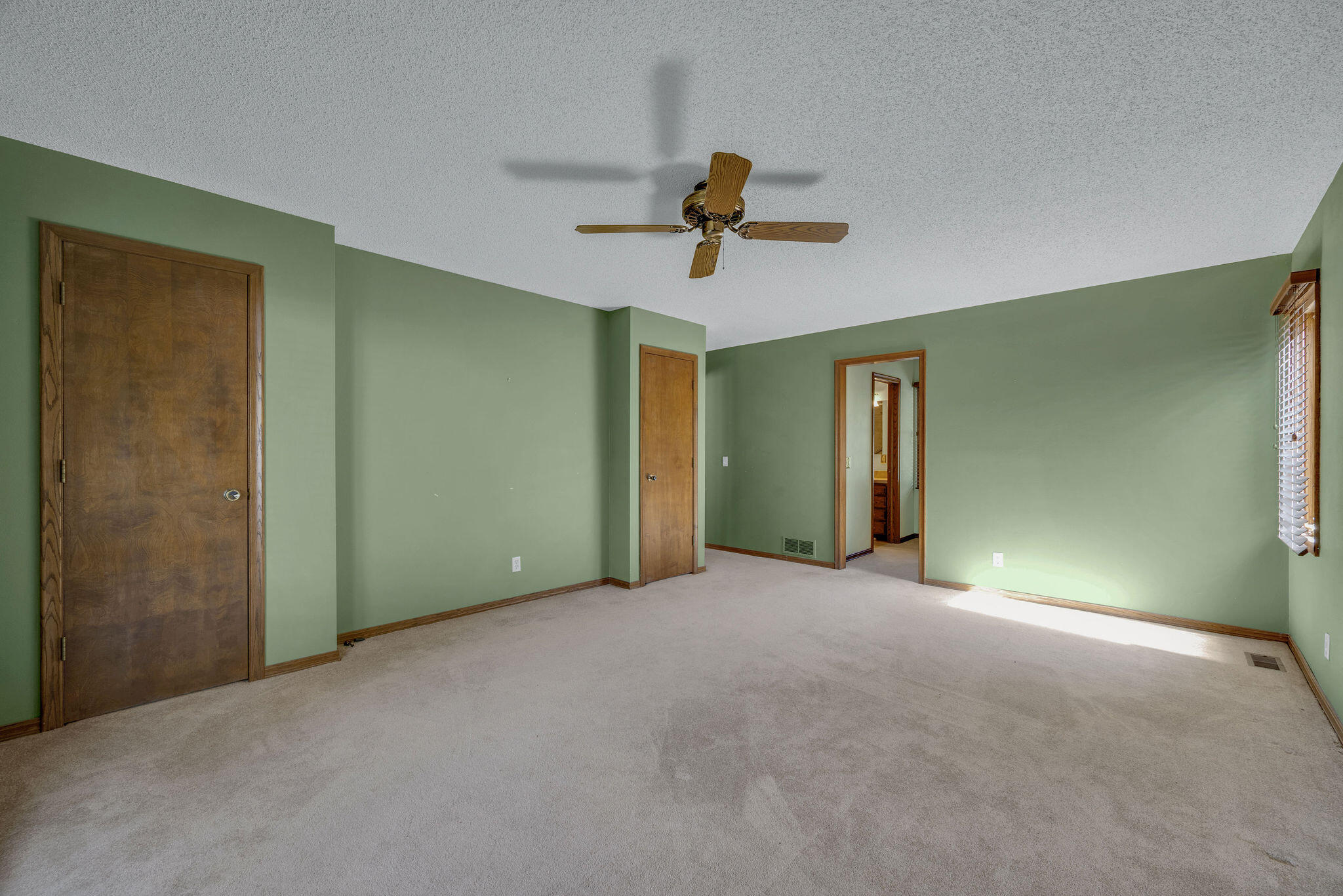 561 East Spring Street Property Photo 35