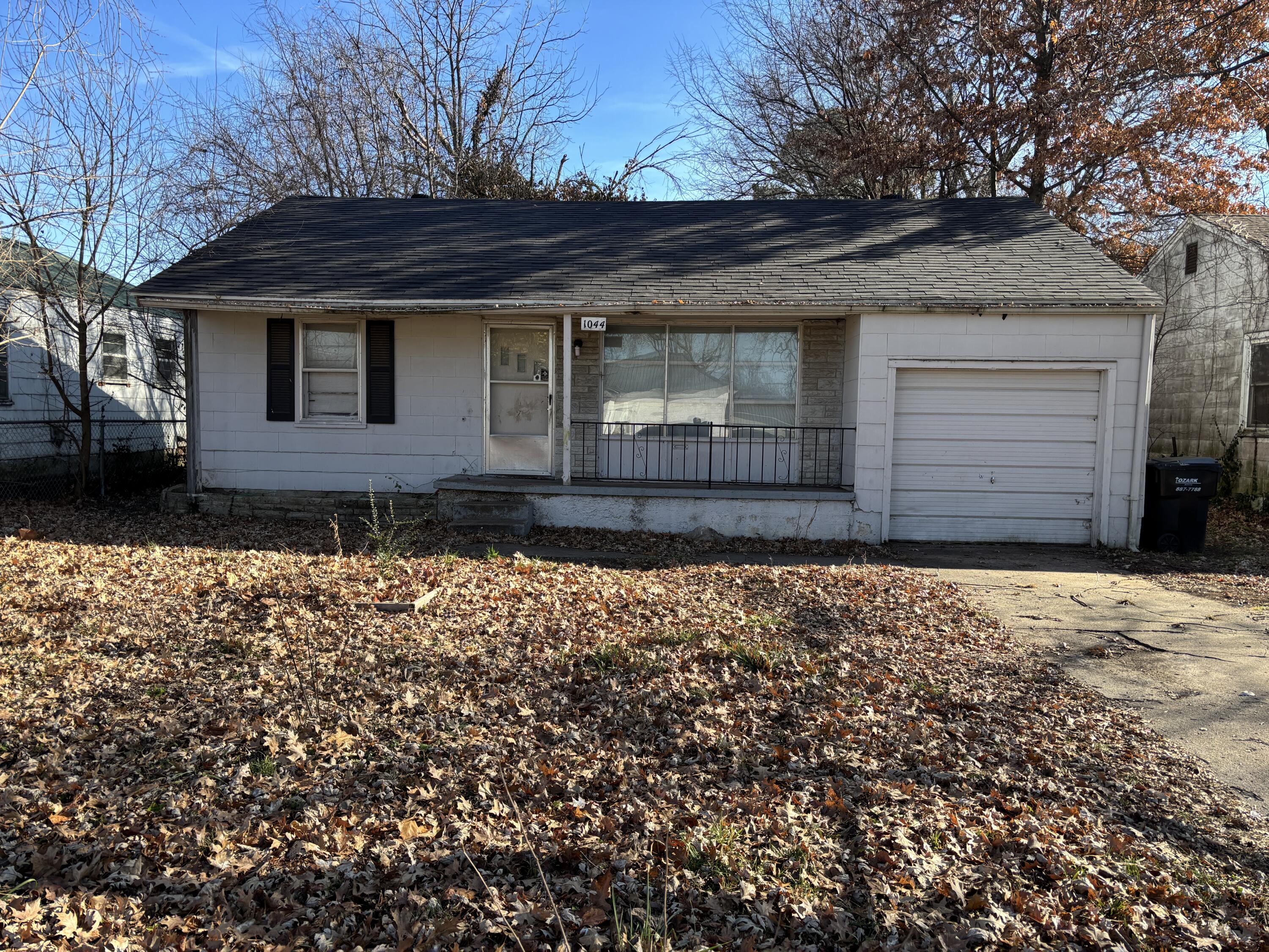 1044 South Main Avenue Property Photo 1