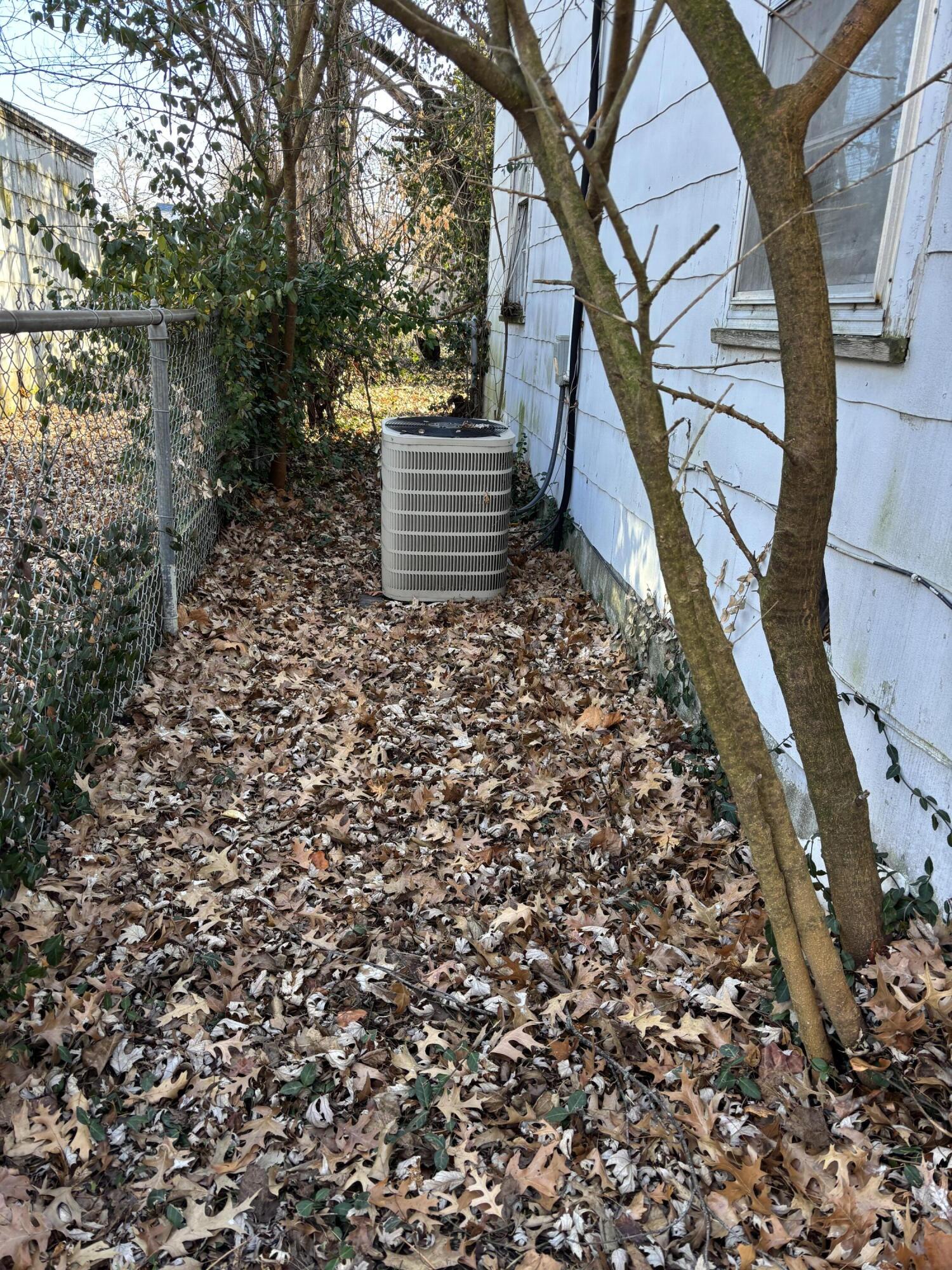 1044 South Main Avenue Property Photo 2