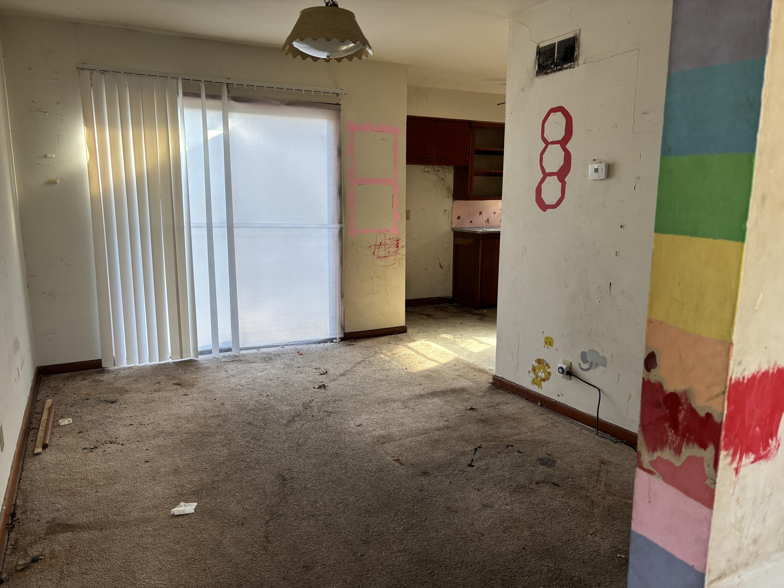 1044 South Main Avenue Property Photo 4