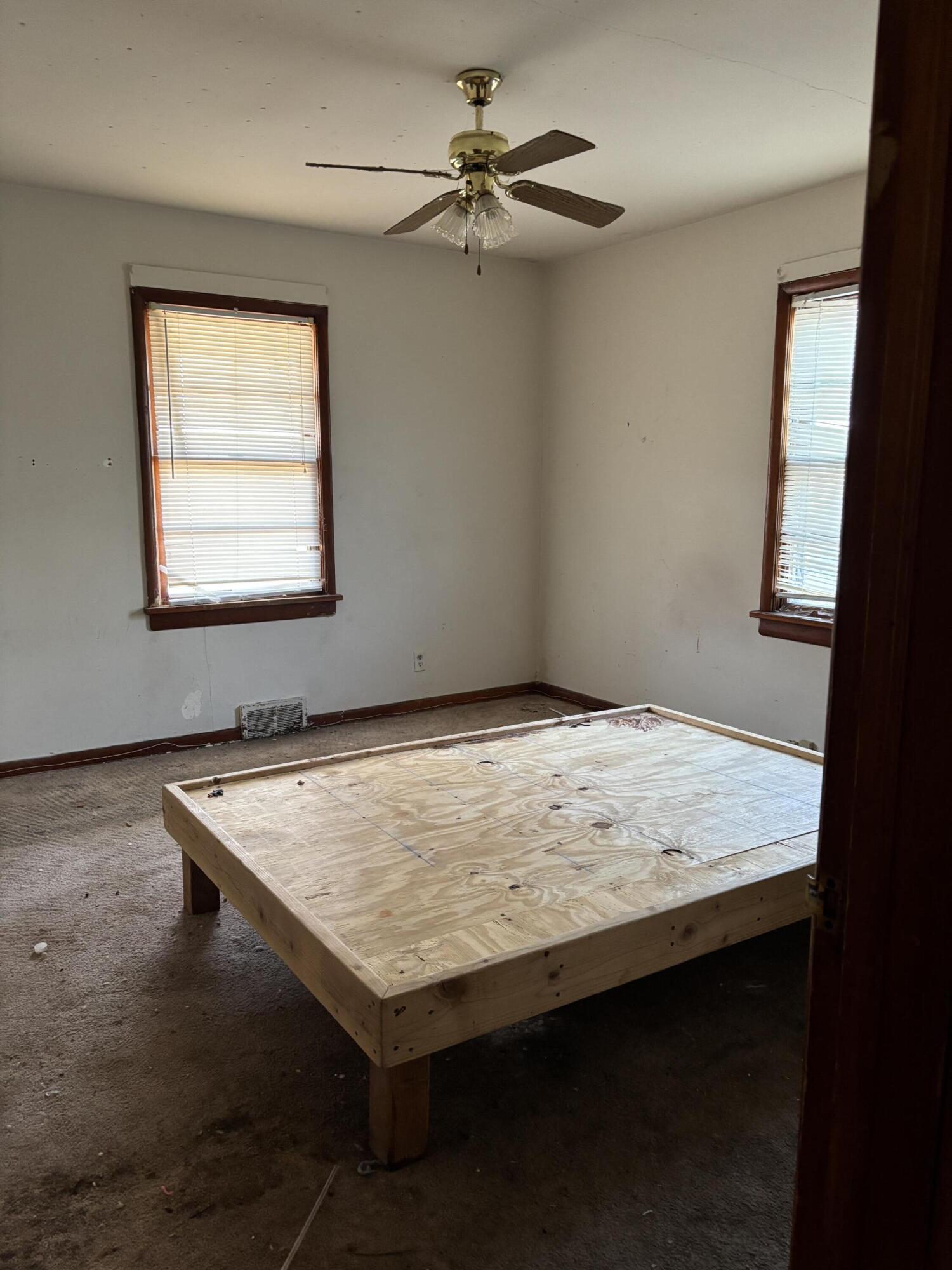 1044 South Main Avenue Property Photo 13