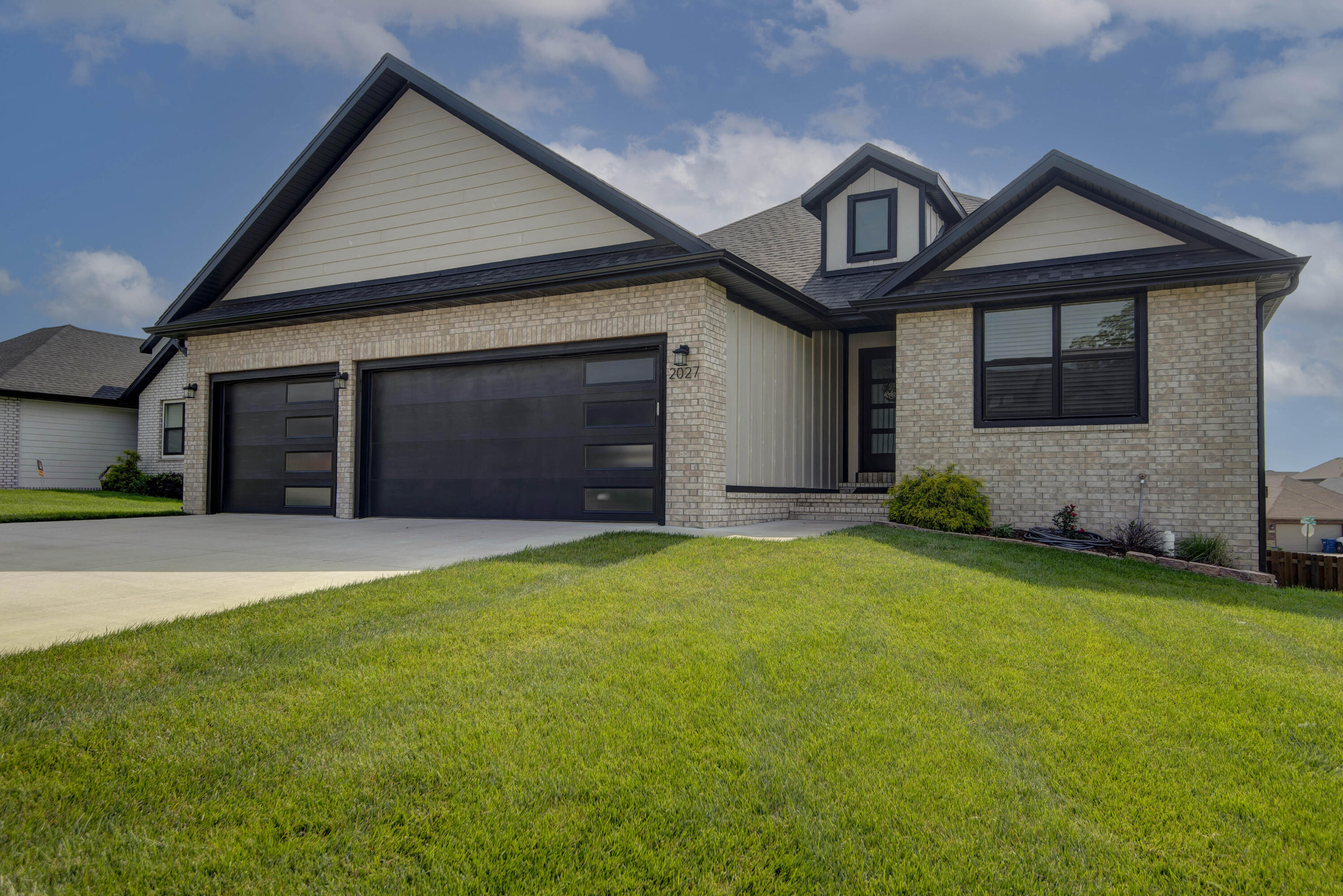 2027 North Cannonade Court Property Photo 1