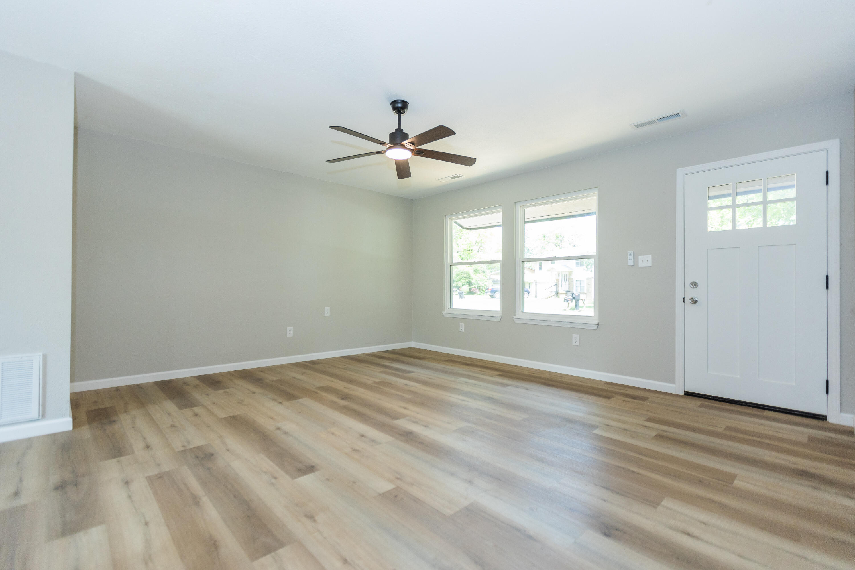 3218 West Countryside Drive Property Photo 2