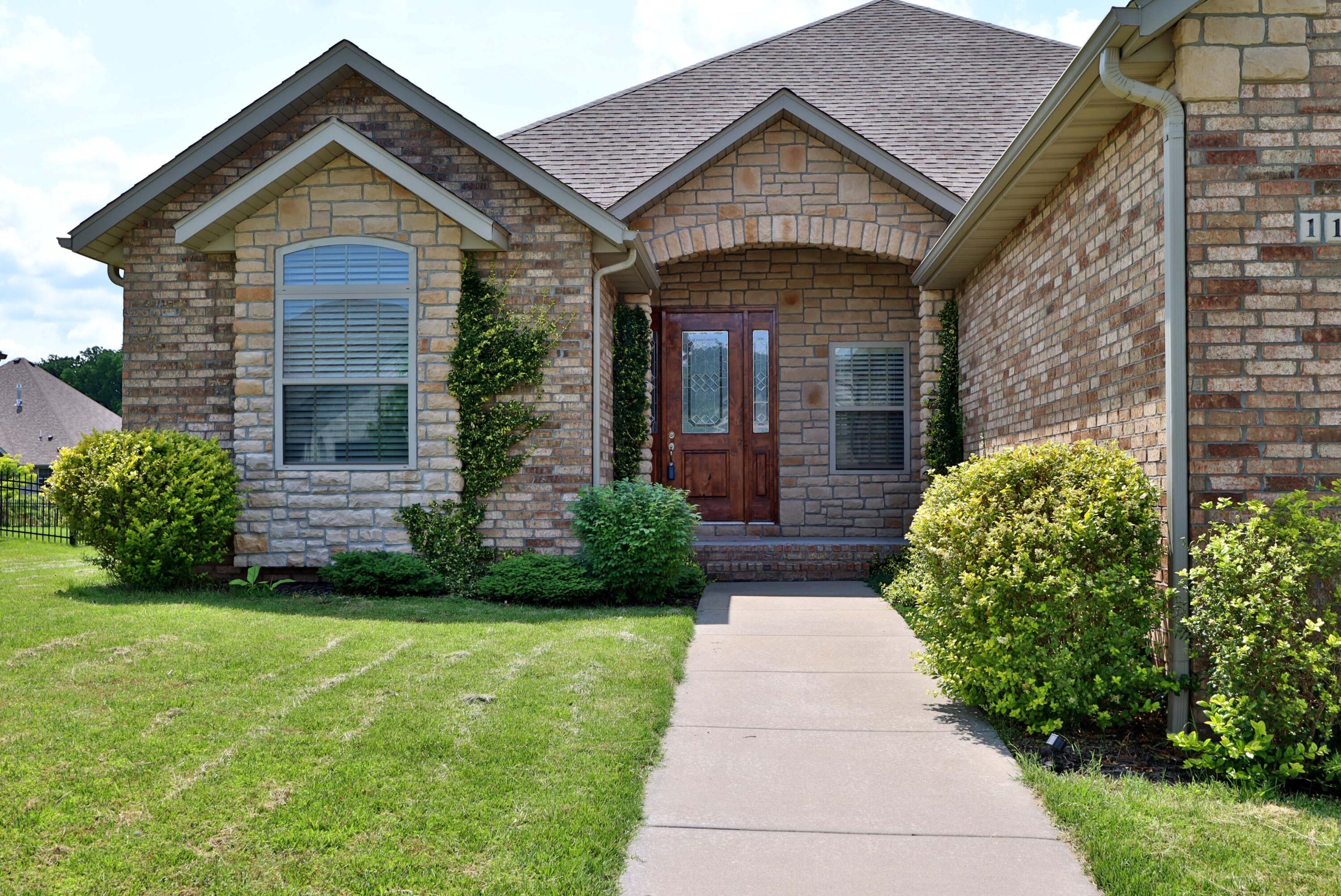 1189 North Cedar Ridge Avenue Property Photo 2