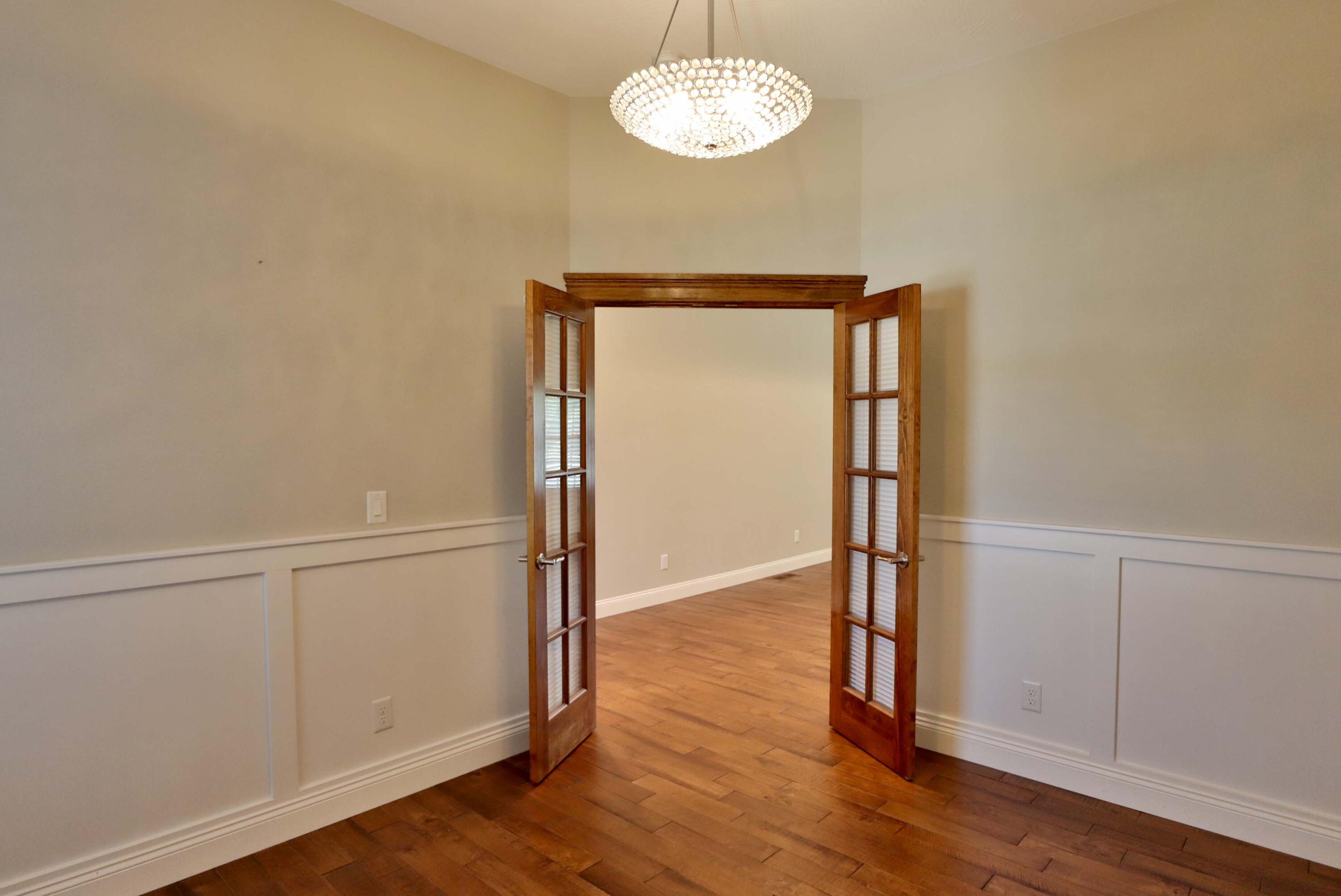 1189 North Cedar Ridge Avenue Property Photo 6