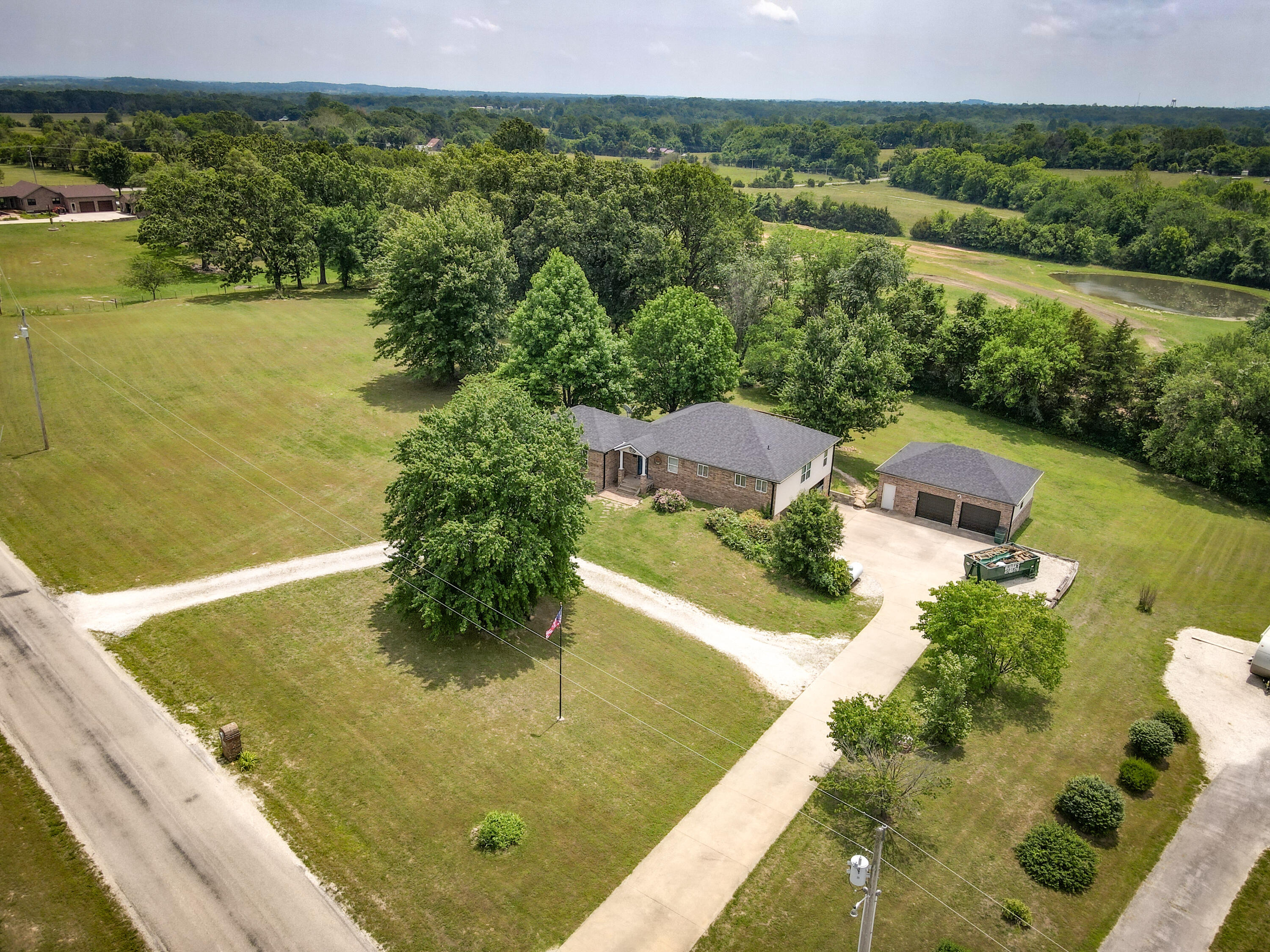 1138 Forest Ridge Drive Property Photo 4
