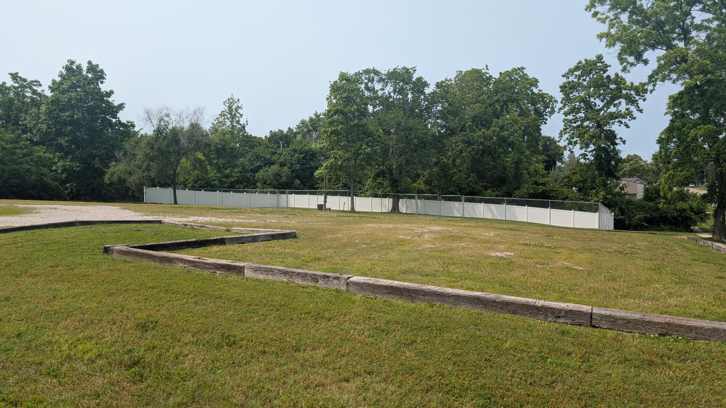 600 South Grand Avenue Property Photo 4