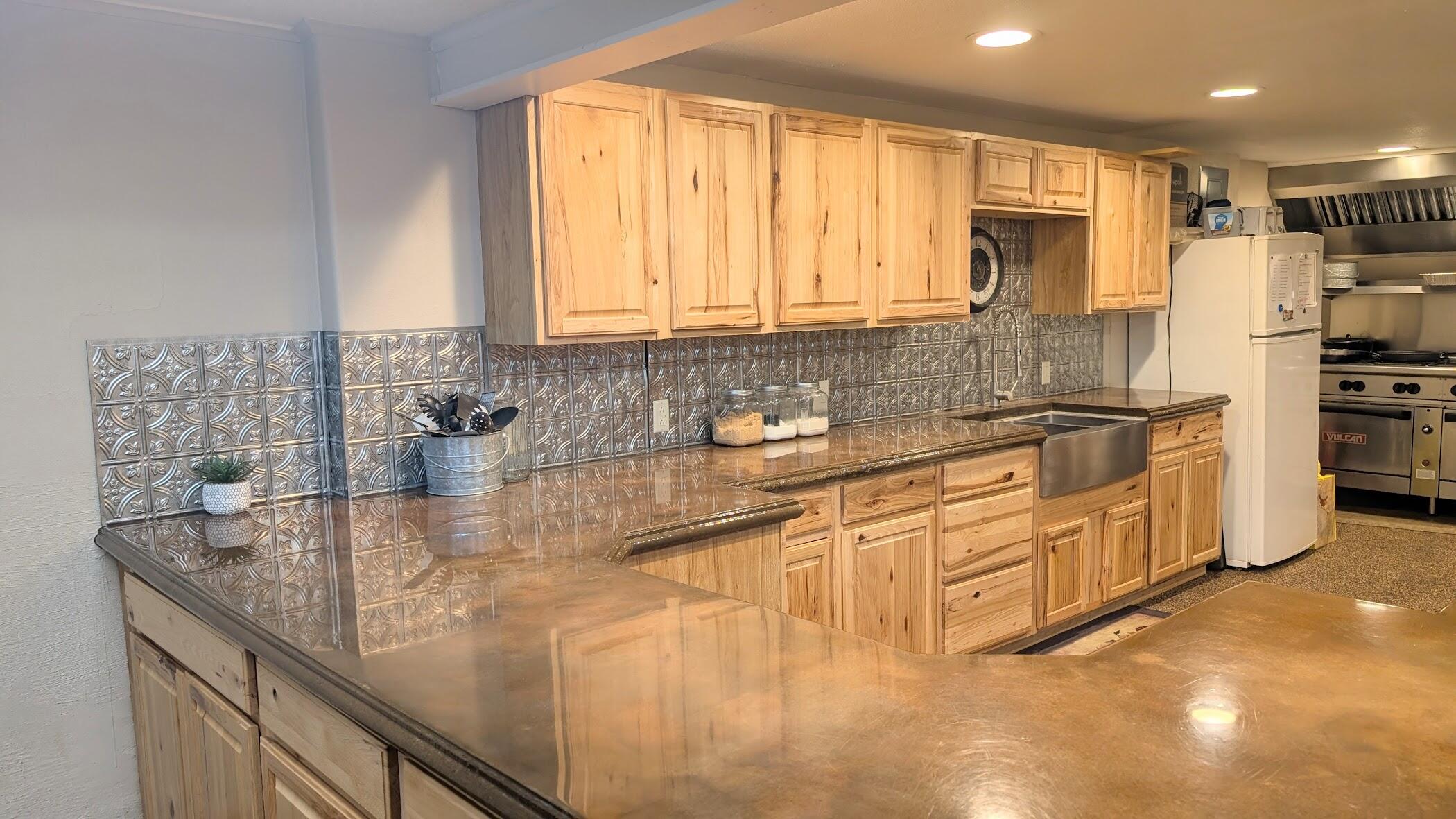 600 South Grand Avenue Property Photo 10