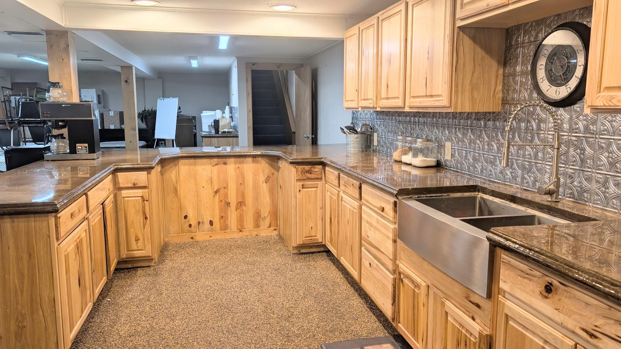 600 South Grand Avenue Property Photo 11