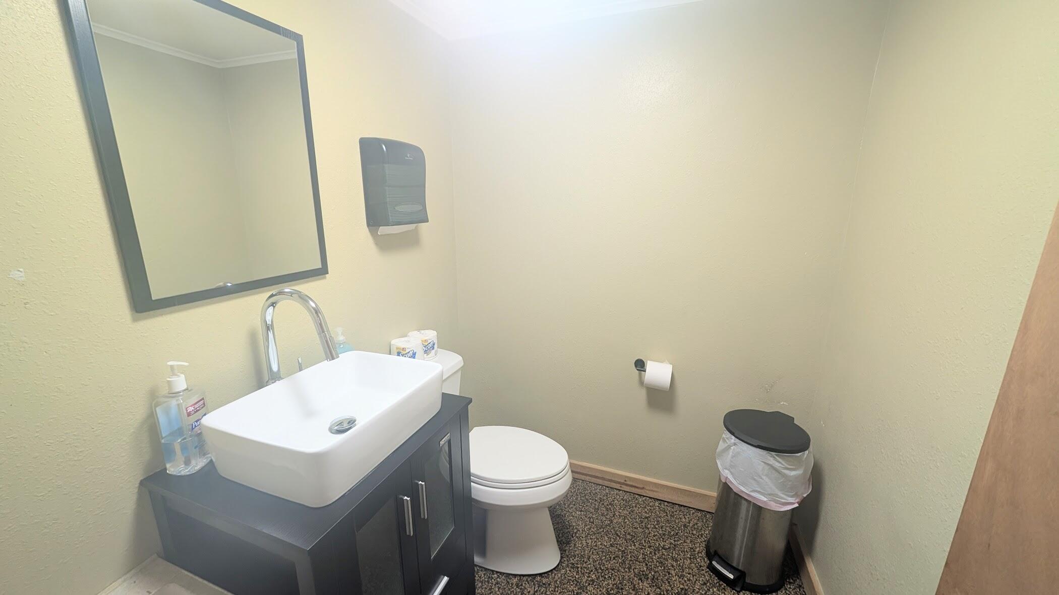 600 South Grand Avenue Property Photo 15