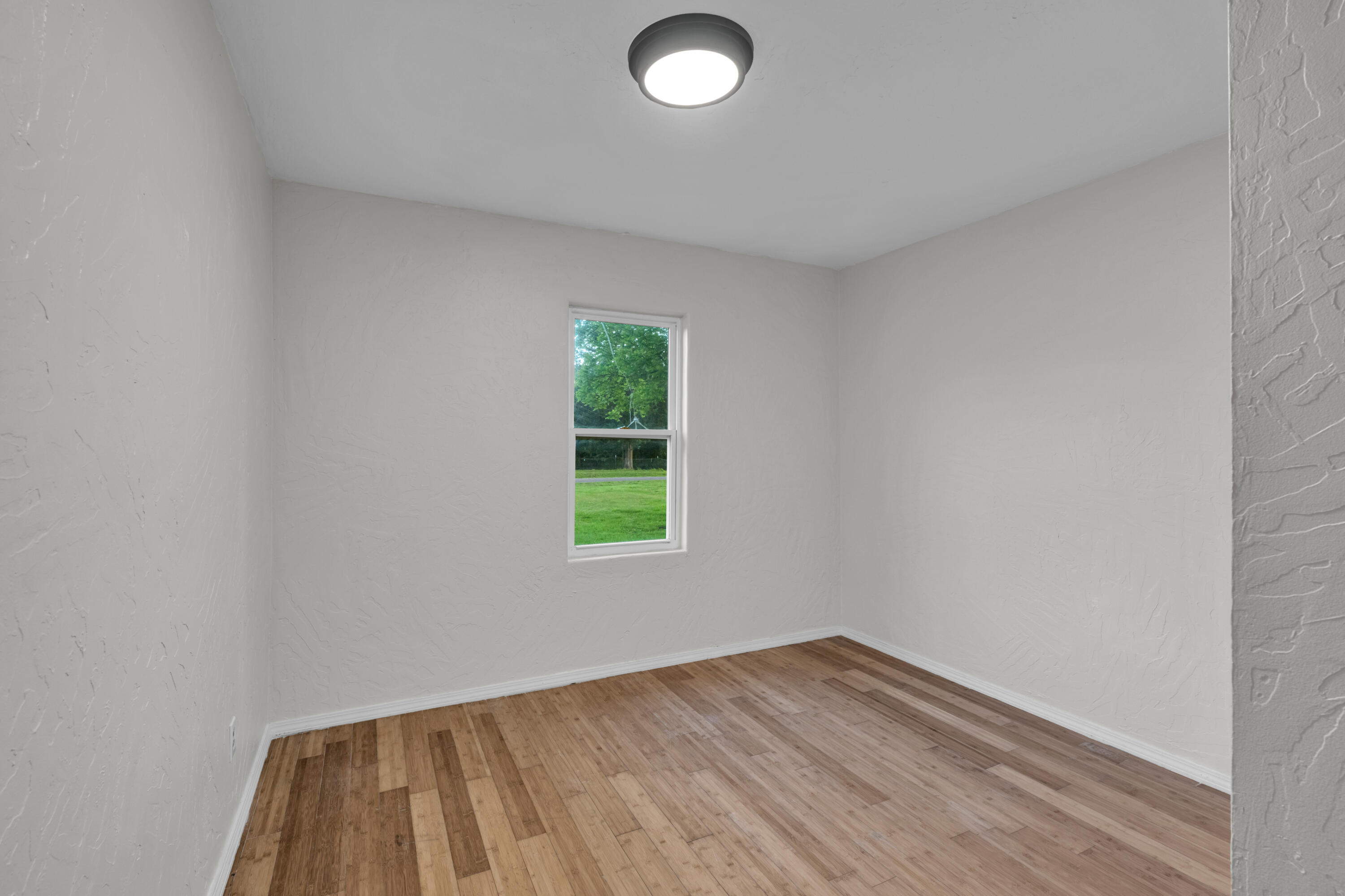 875-883 State Route T Property Photo 17
