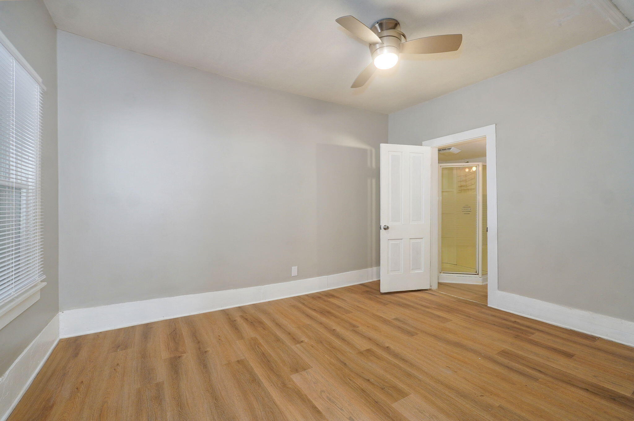 252 Commercial Street Property Photo 8