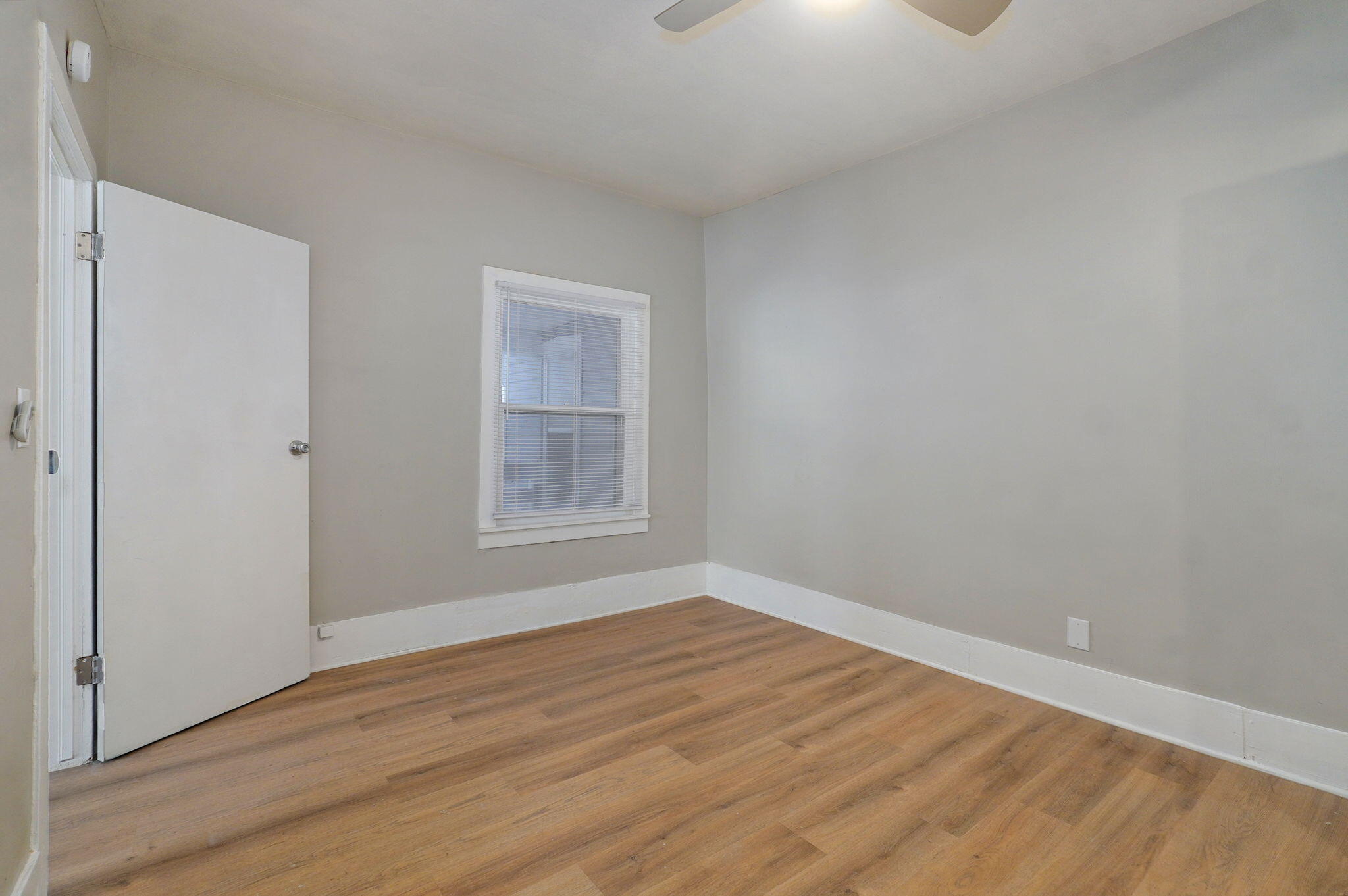 252 Commercial Street Property Photo 9