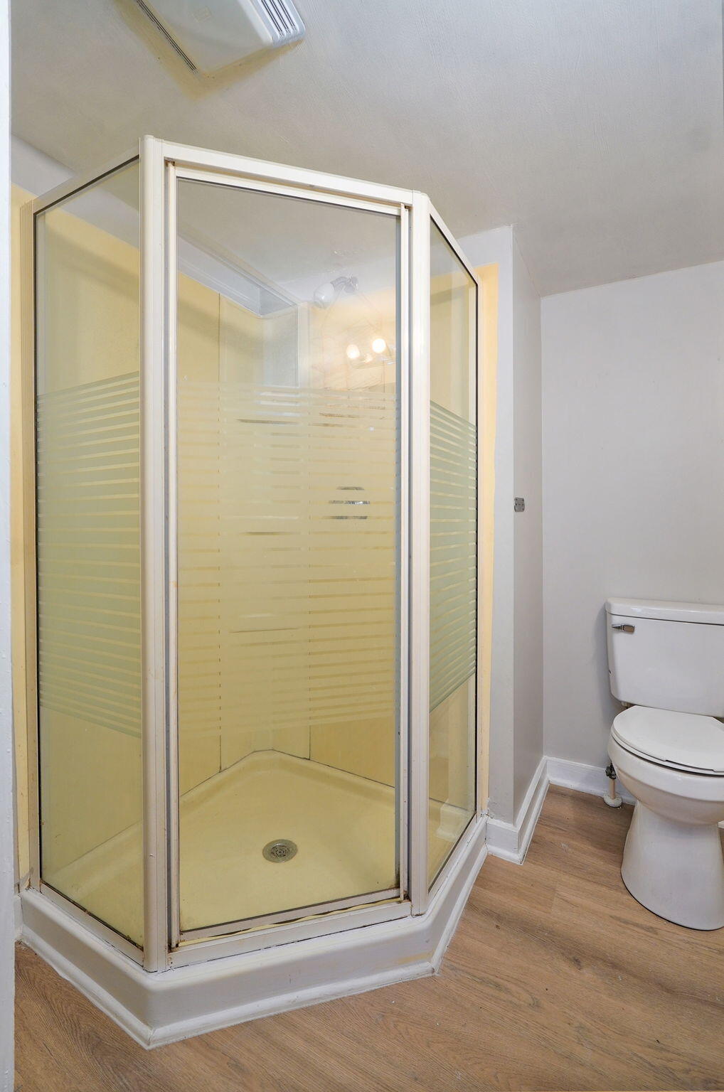 252 Commercial Street Property Photo 10