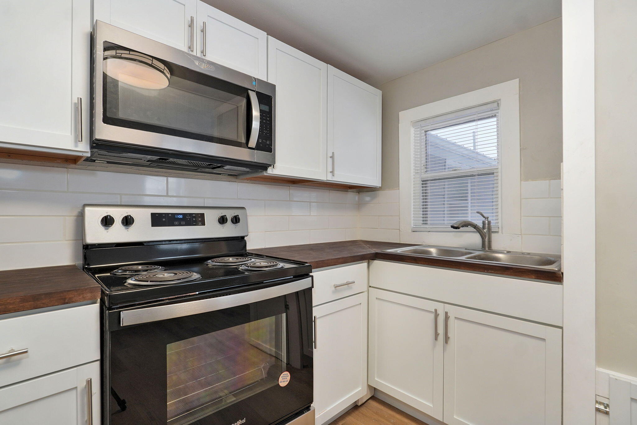 252 Commercial Street Property Photo 14