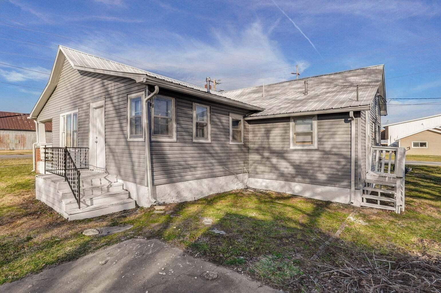 252 Commercial Street Property Photo 26