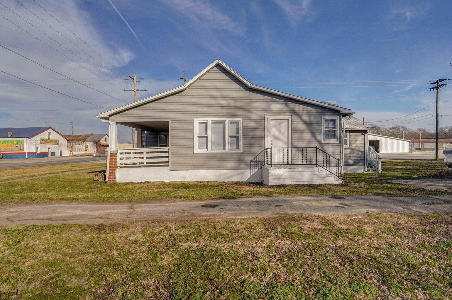252 Commercial Street Property Photo 27