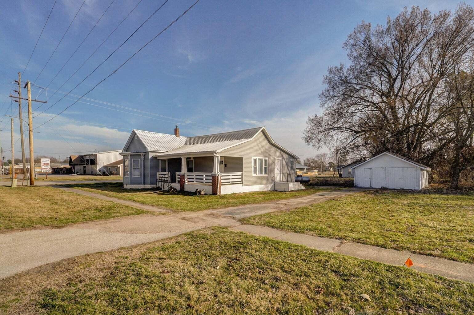 252 Commercial Street Property Photo 28