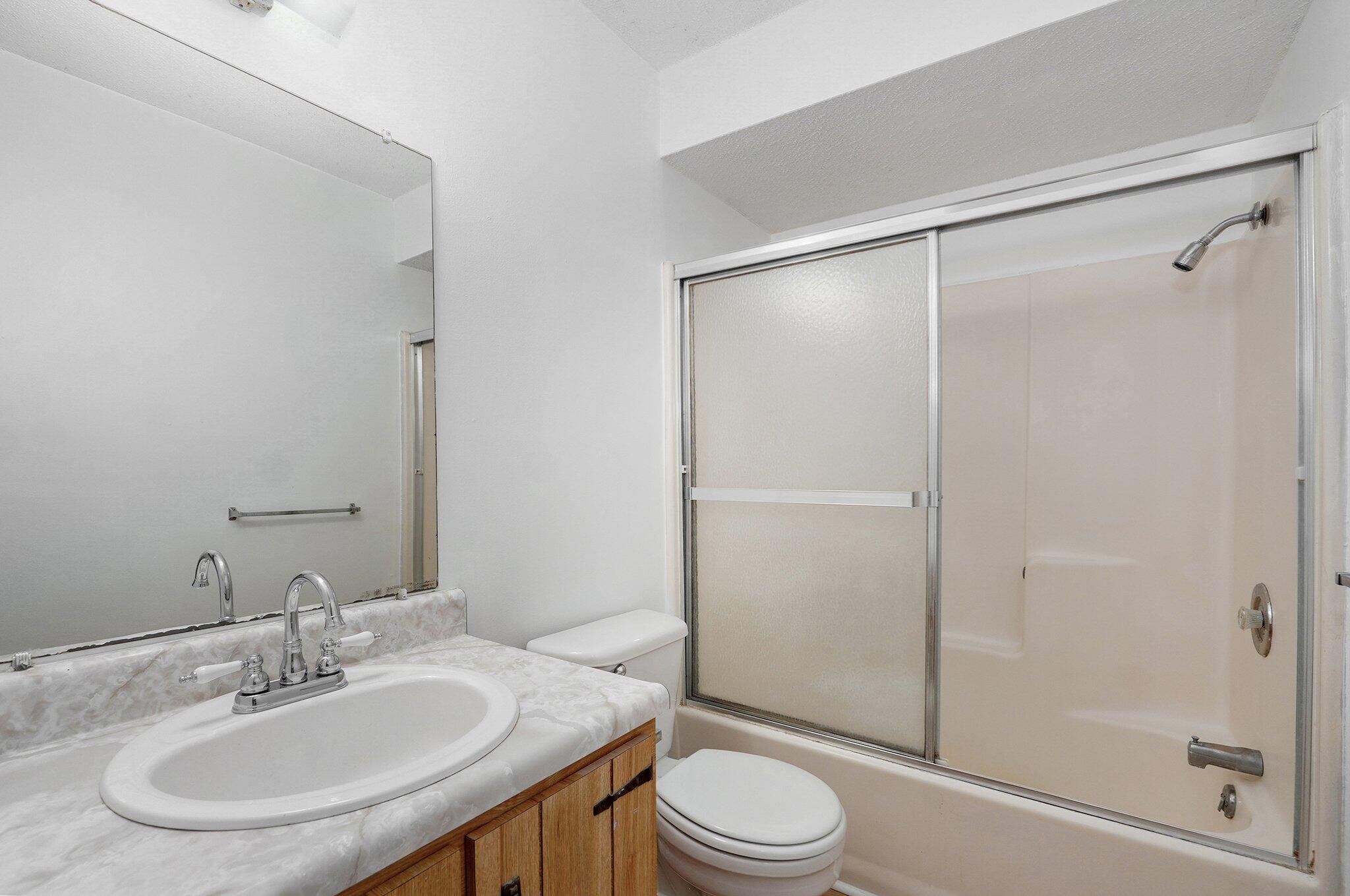 1009/1015 South Kansas Avenue Property Photo 15