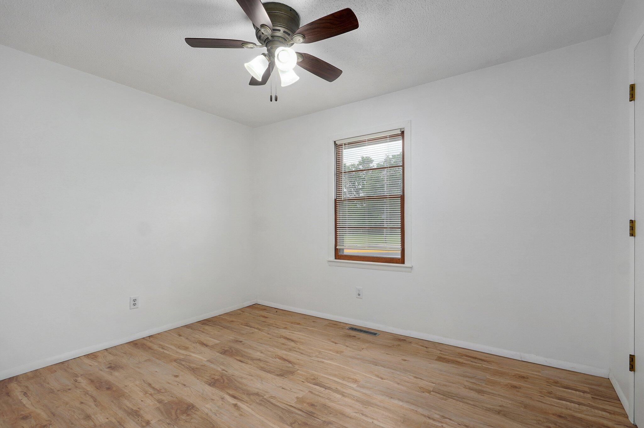 1009/1015 South Kansas Avenue Property Photo 18