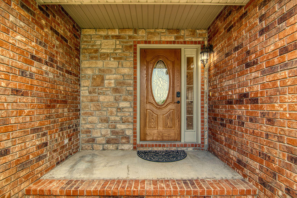 780 South Timber Ridge Drive Property Photo 5