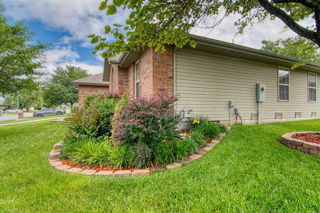 780 South Timber Ridge Drive Property Photo 7