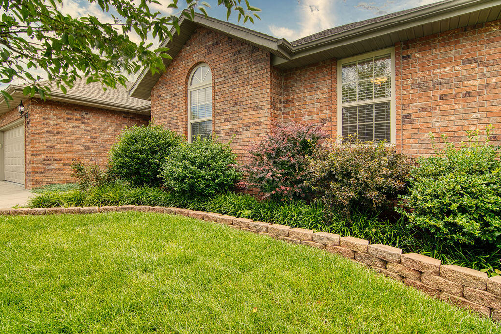 780 South Timber Ridge Drive Property Photo 8