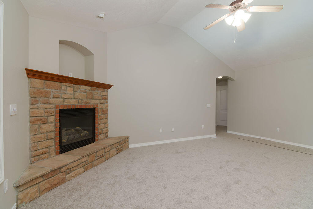 780 South Timber Ridge Drive Property Photo 14
