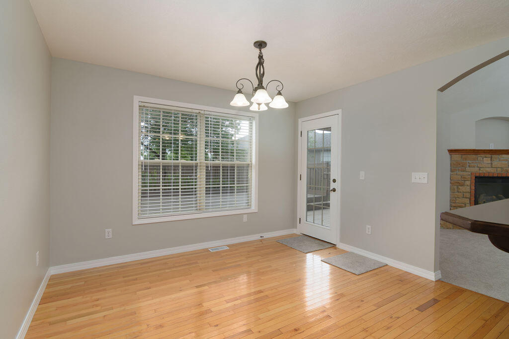 780 South Timber Ridge Drive Property Photo 18