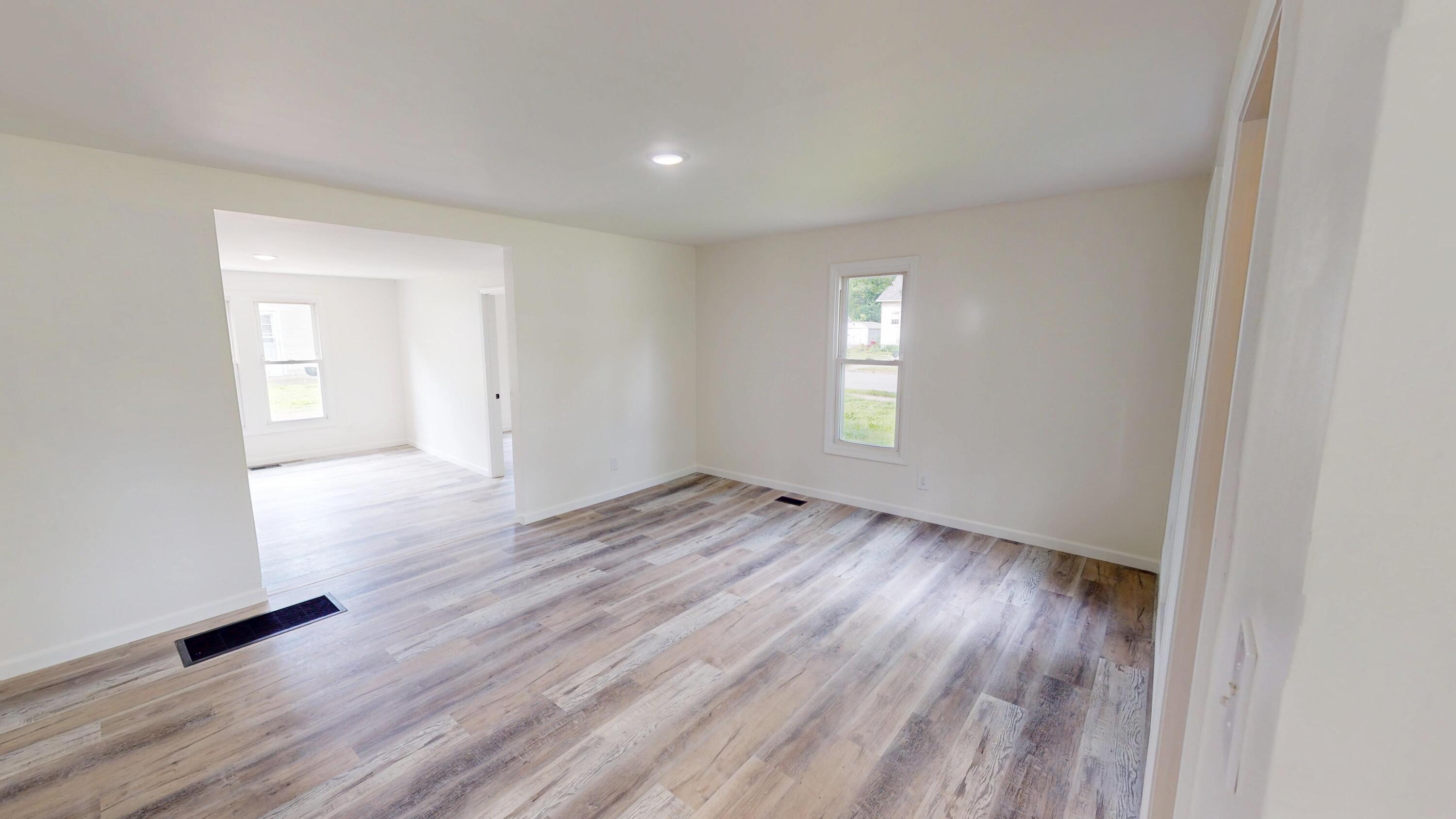 627 West Cherry Street Property Photo 6