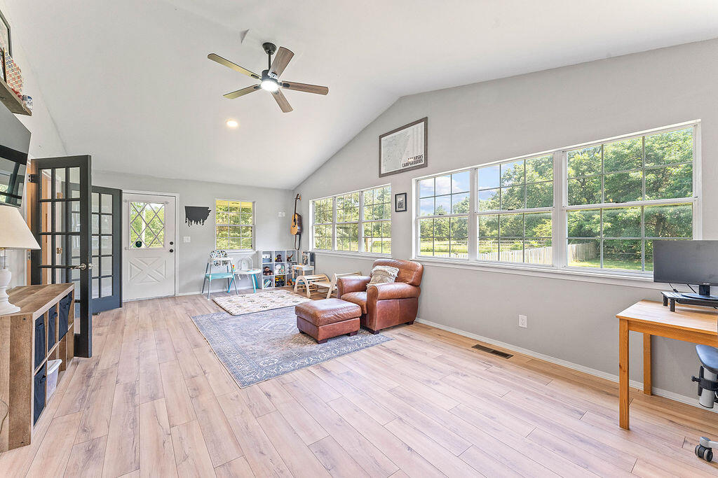 345 Fort Lane Property Photo 15