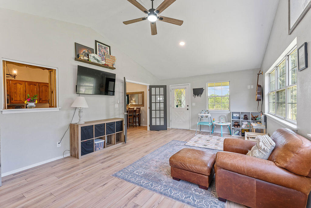 345 Fort Lane Property Photo 17