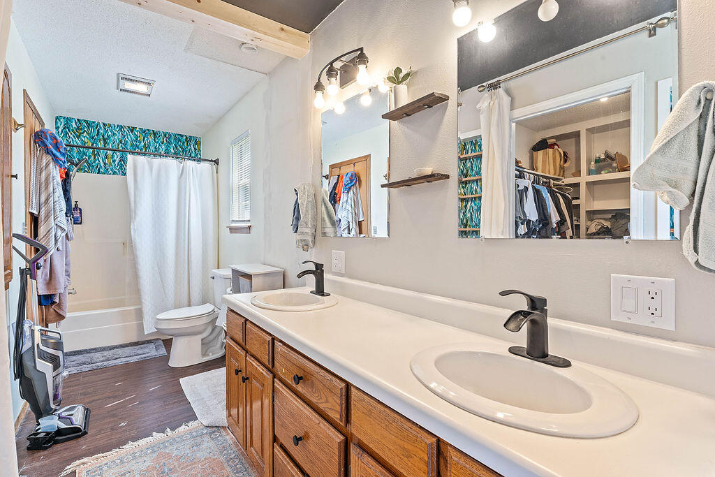 345 Fort Lane Property Photo 21
